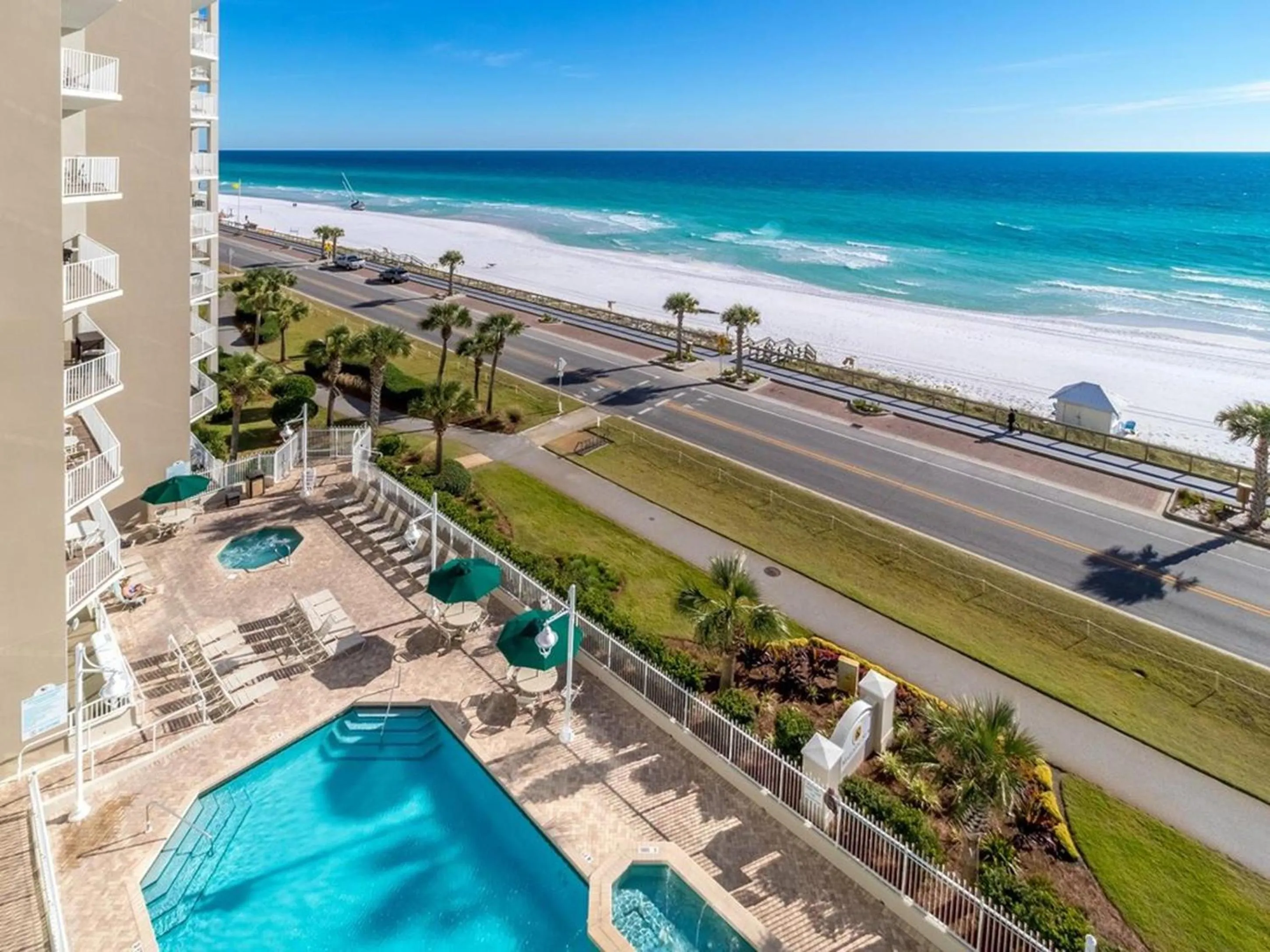Patio in Majestic Sun Beach Resort by Panhandle Getaways