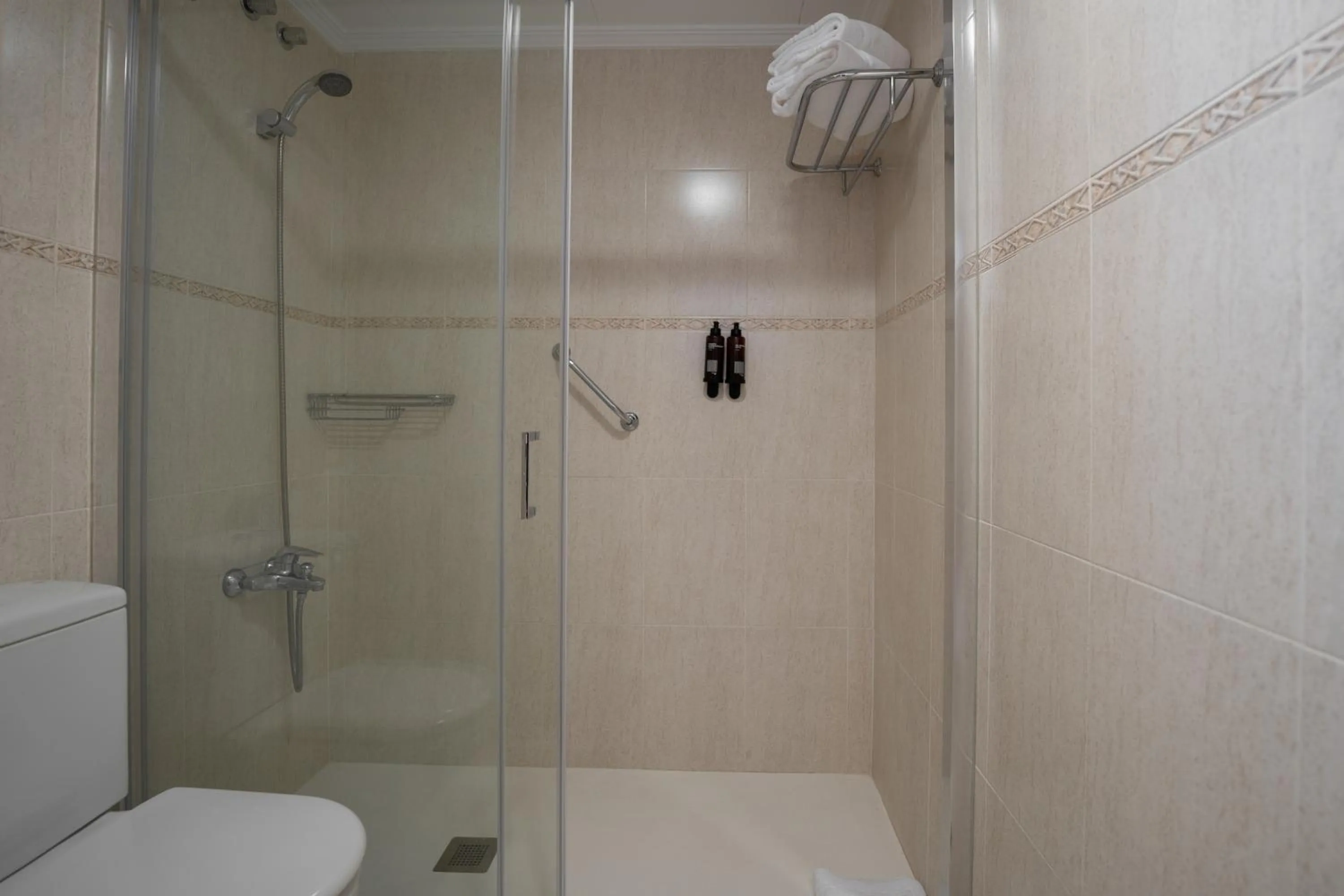 Bathroom in Beatrix 2000 - Caliu Apartments