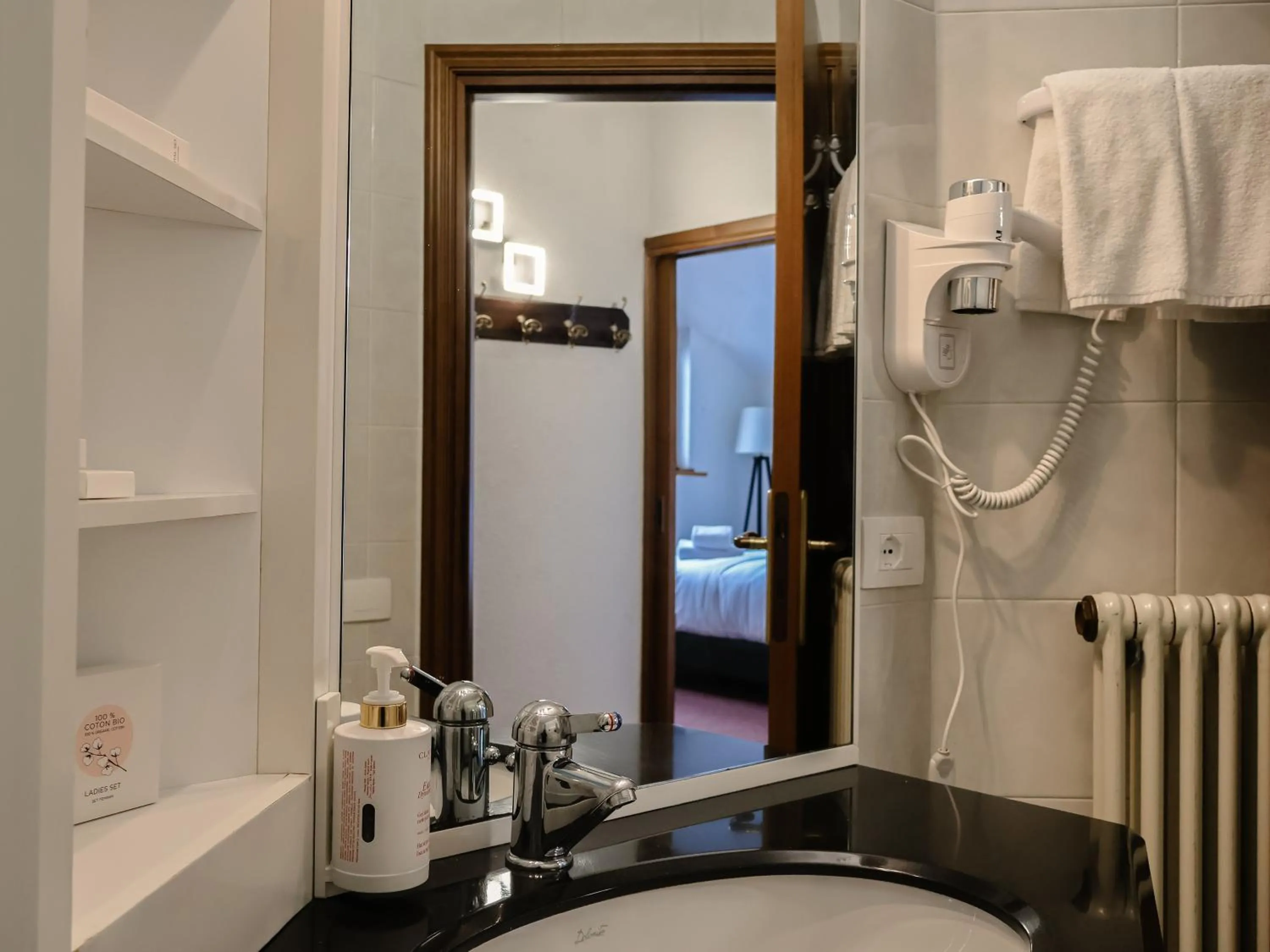 Bathroom in Hotel Europa