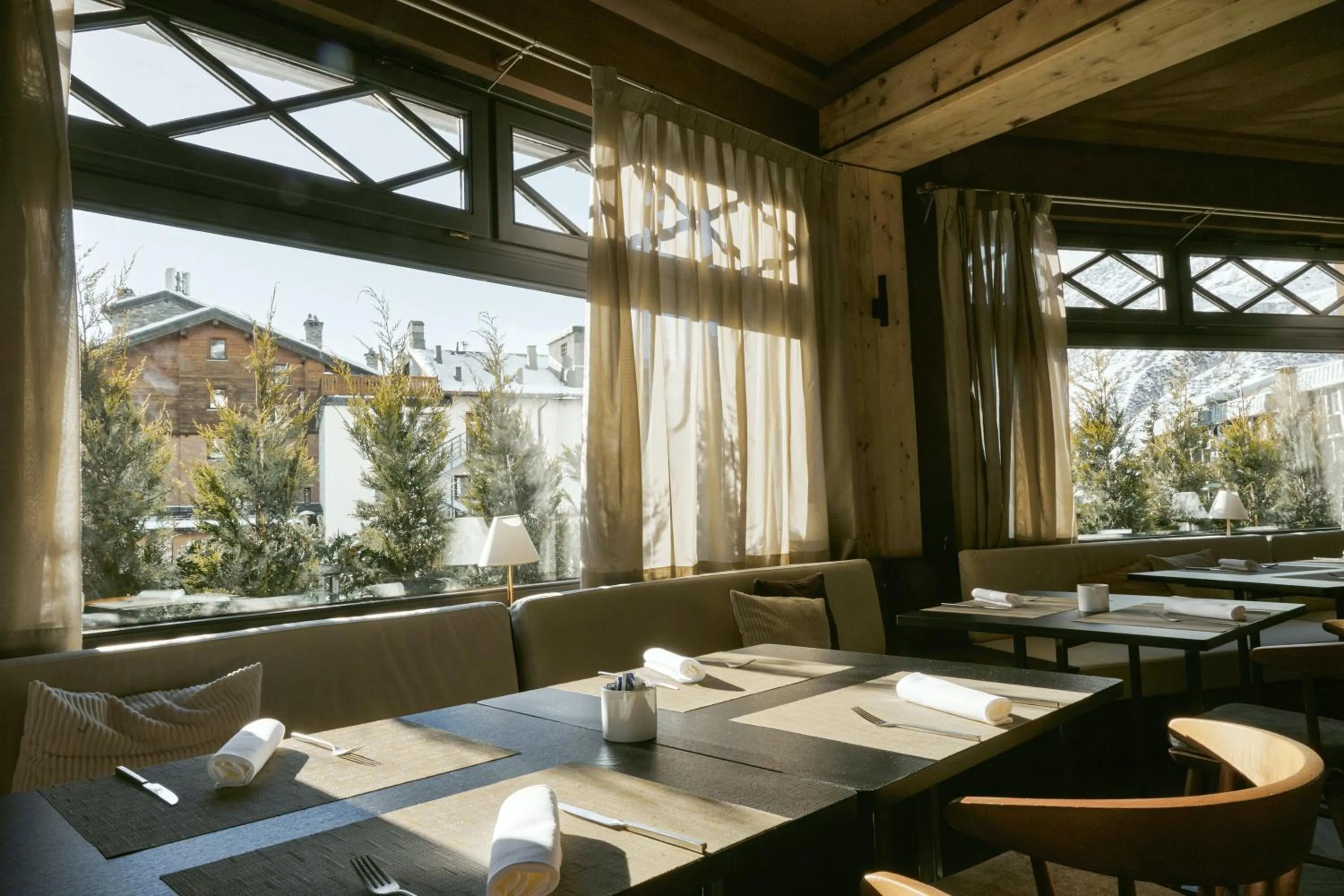 Restaurant/places to eat in Hotel Europa