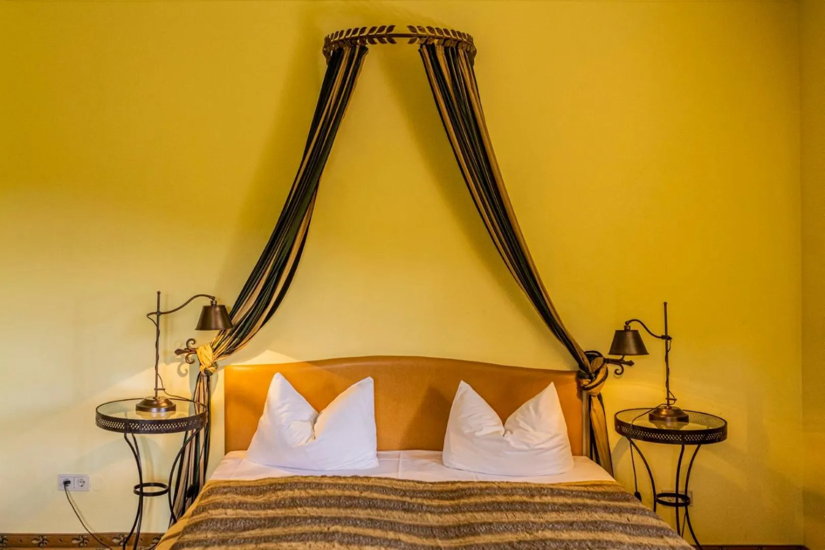 Photo of the whole room, Bed in Burg Rabenstein