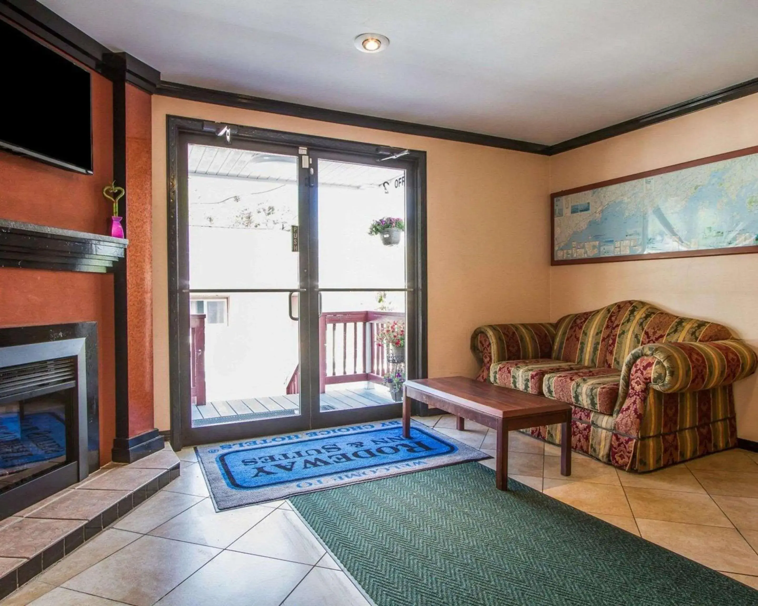 Lobby or reception in Rodeway Inn & Suites Brunswick near Hwy 1 Lobby or reception in Rodeway Inn & Suites Brunswick near Hwy 1