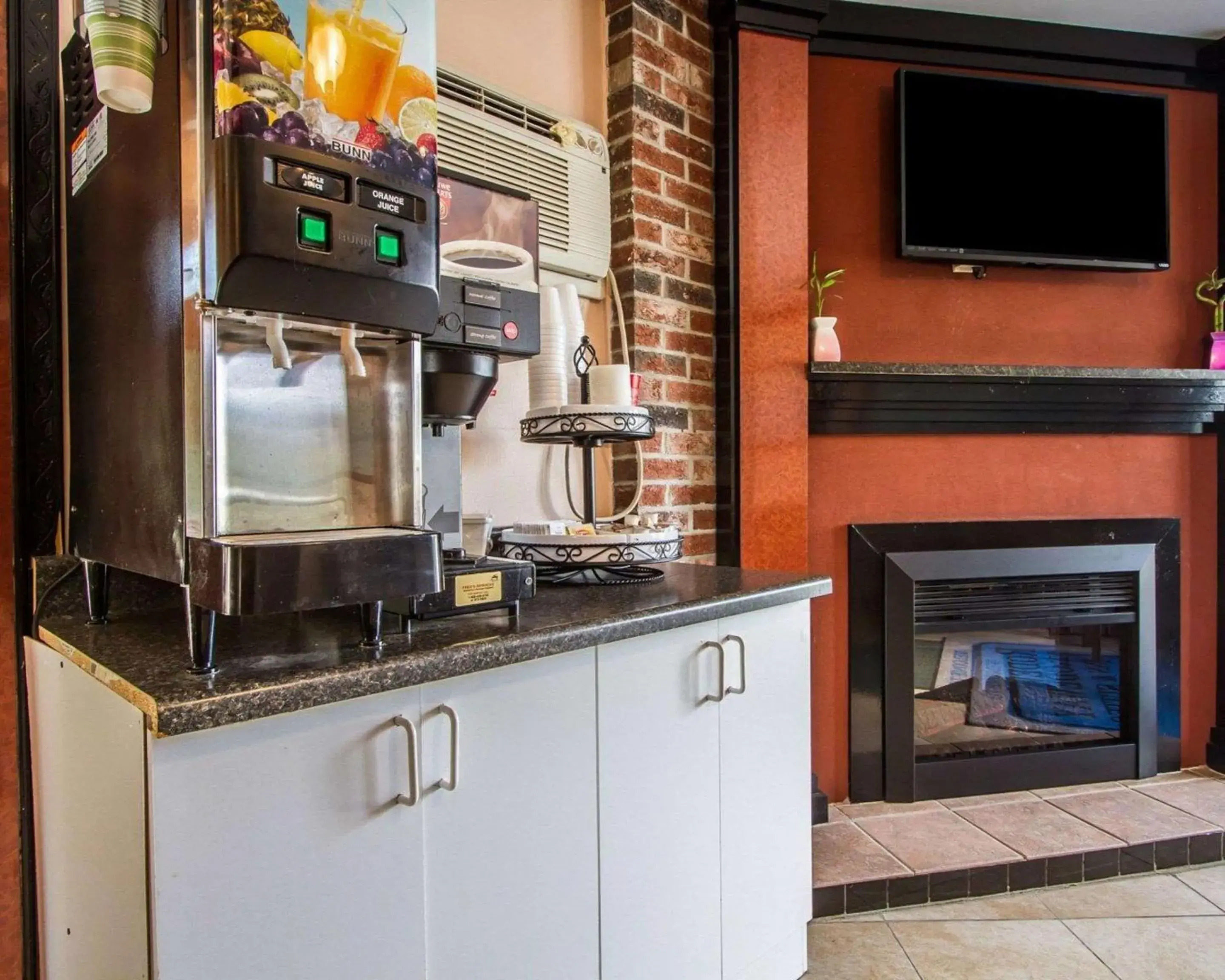 Lobby or reception in Rodeway Inn & Suites Brunswick near Hwy 1 Lobby or reception in Rodeway Inn & Suites Brunswick near Hwy 1