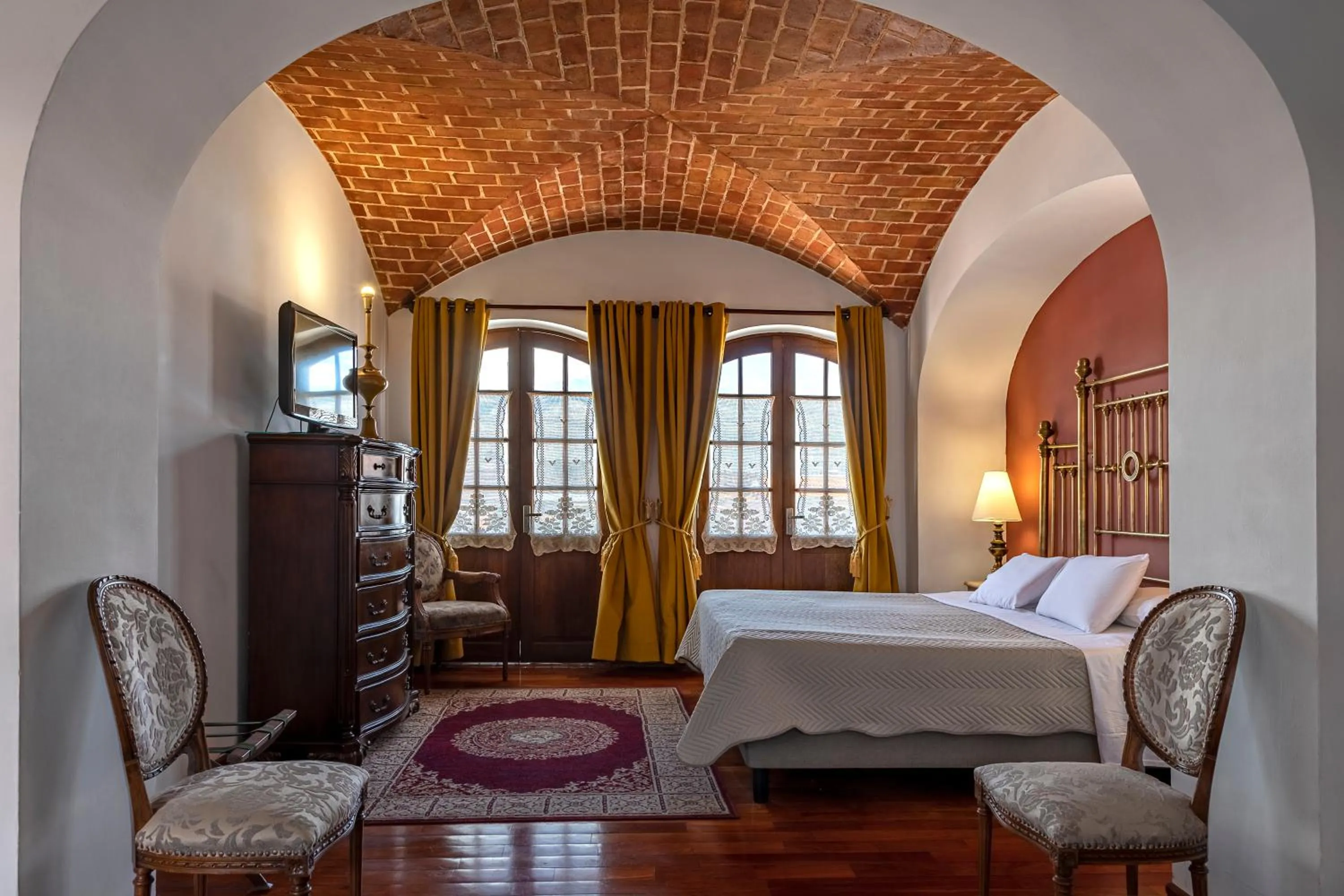 Bed in Parador Santa Maria La Real