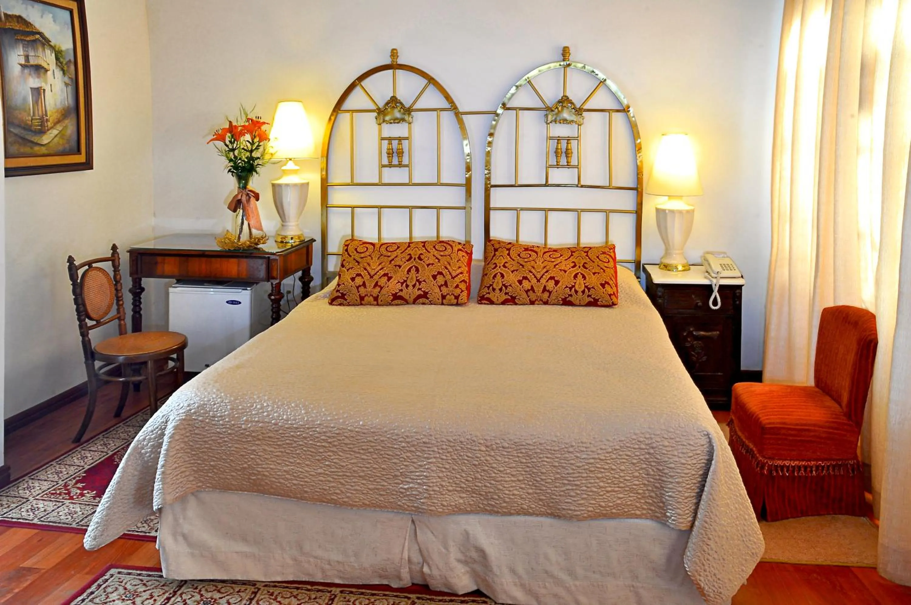 Photo of the whole room, Bed in Parador Santa Maria La Real