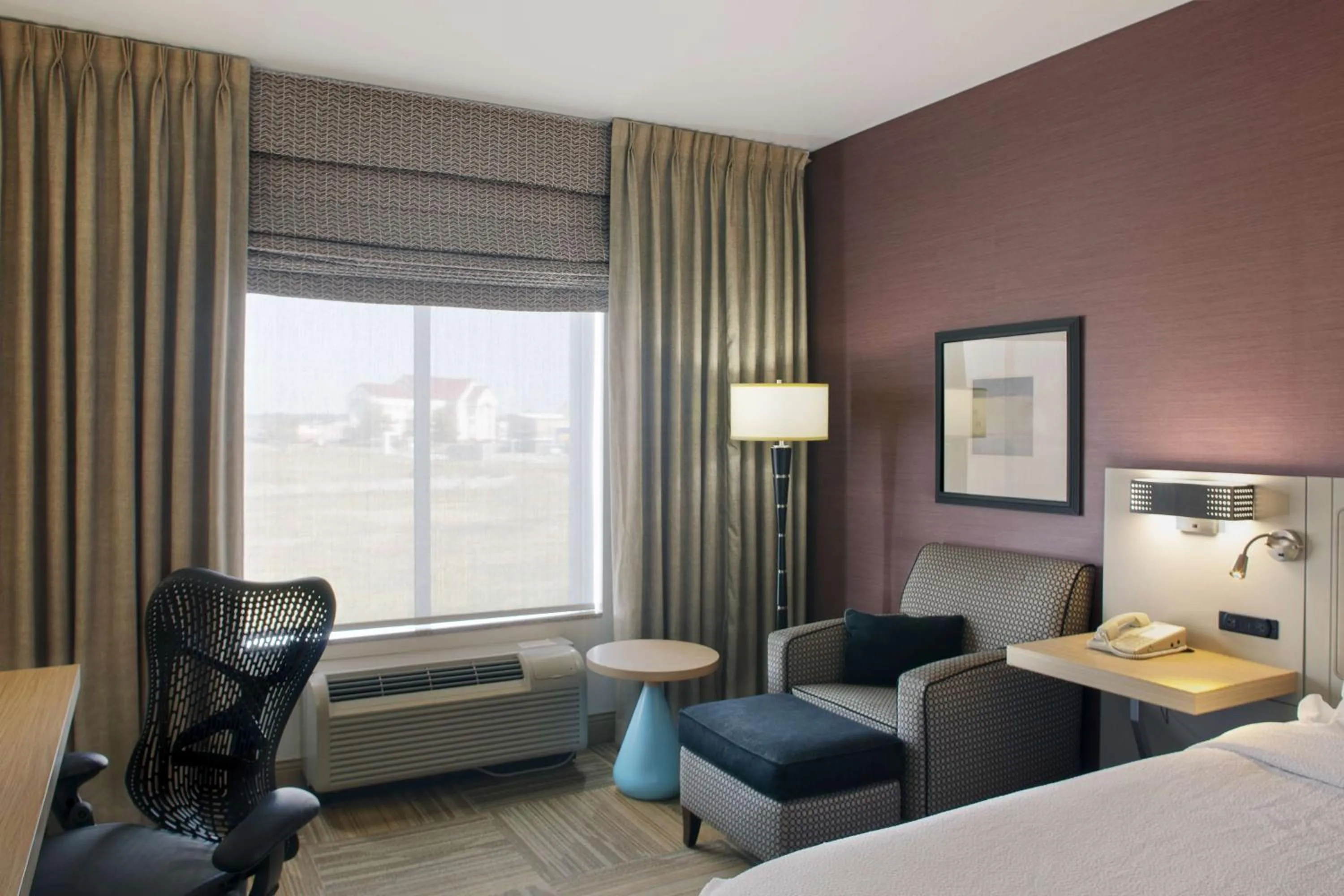 Living room, Bed in Hilton Garden Inn Jonesboro