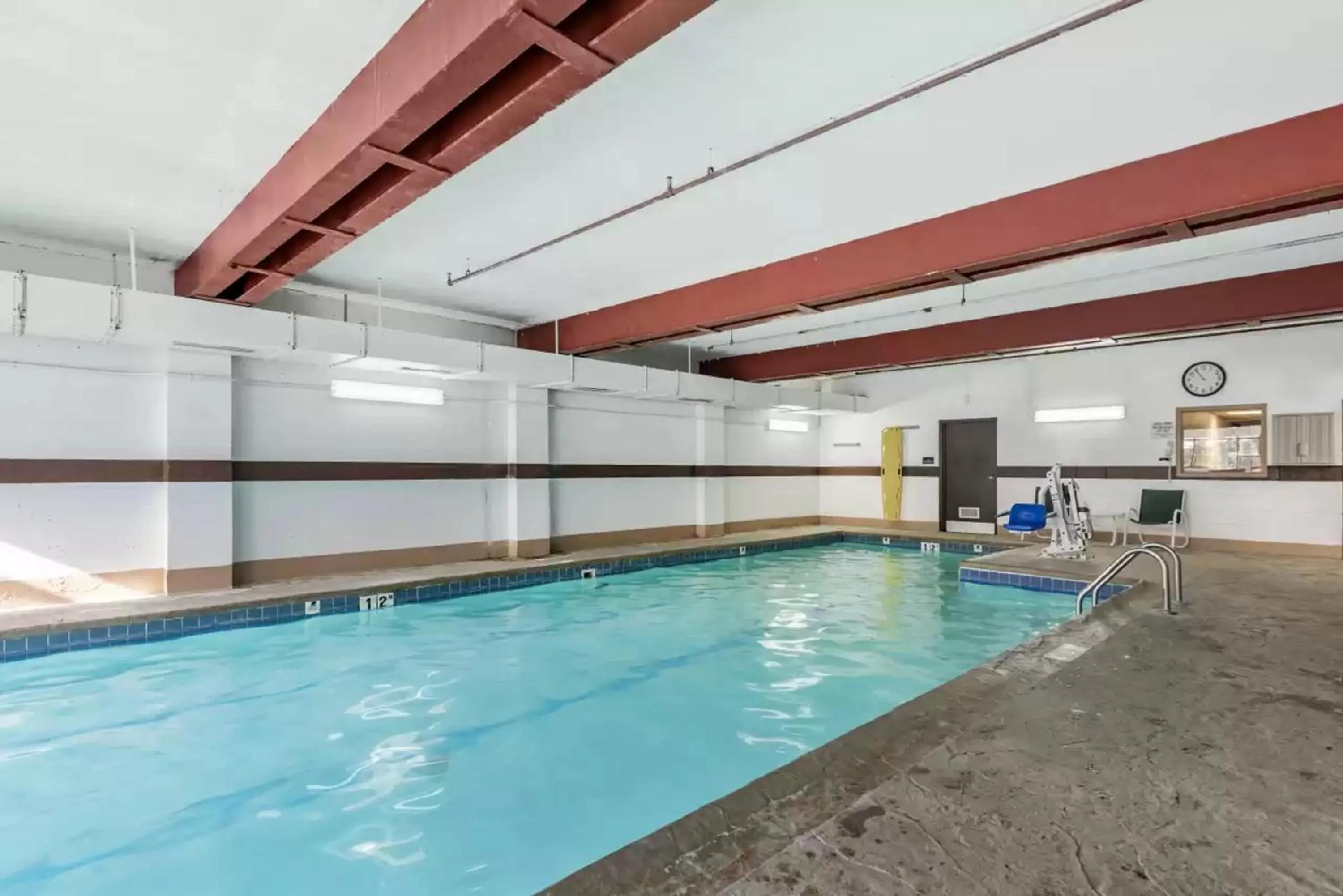 Swimming pool in Comfort Inn Augusta