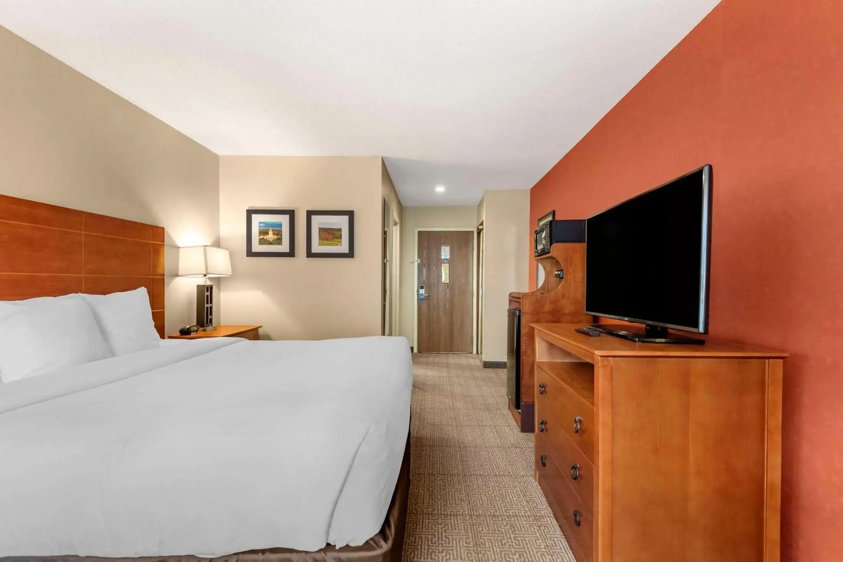 Bedroom, Bed in Comfort Inn Augusta Bedroom, Bed in Comfort Inn Augusta