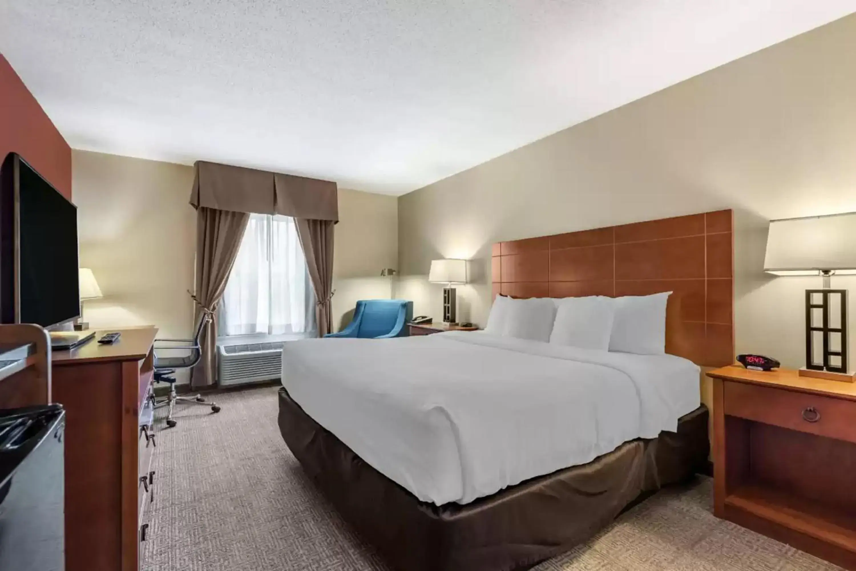 King Suite - Non-Smoking in Comfort Inn Augusta King Suite - Non-Smoking in Comfort Inn Augusta