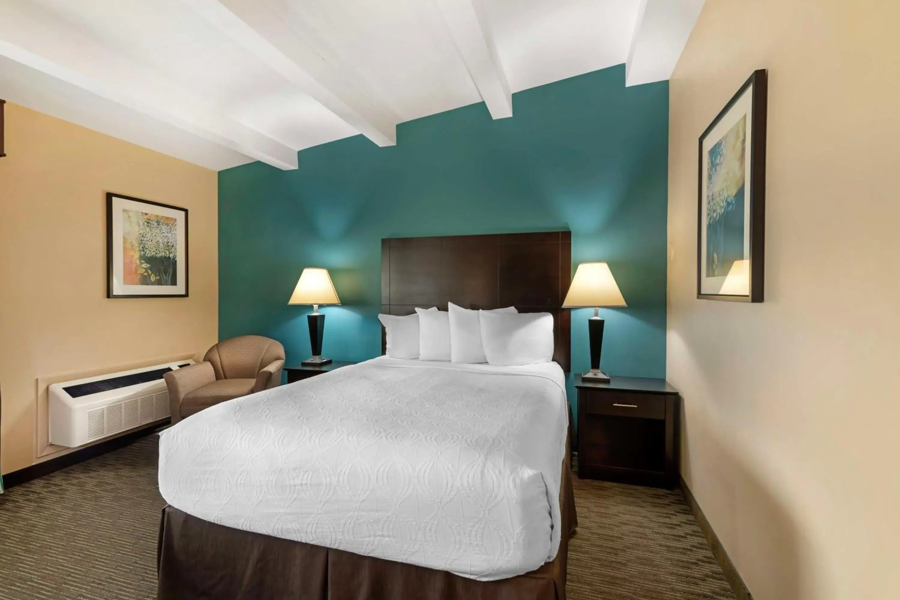 Bedroom, Bed in Best Western Plus Plattsburgh Bedroom, Bed in Best Western Plus Plattsburgh