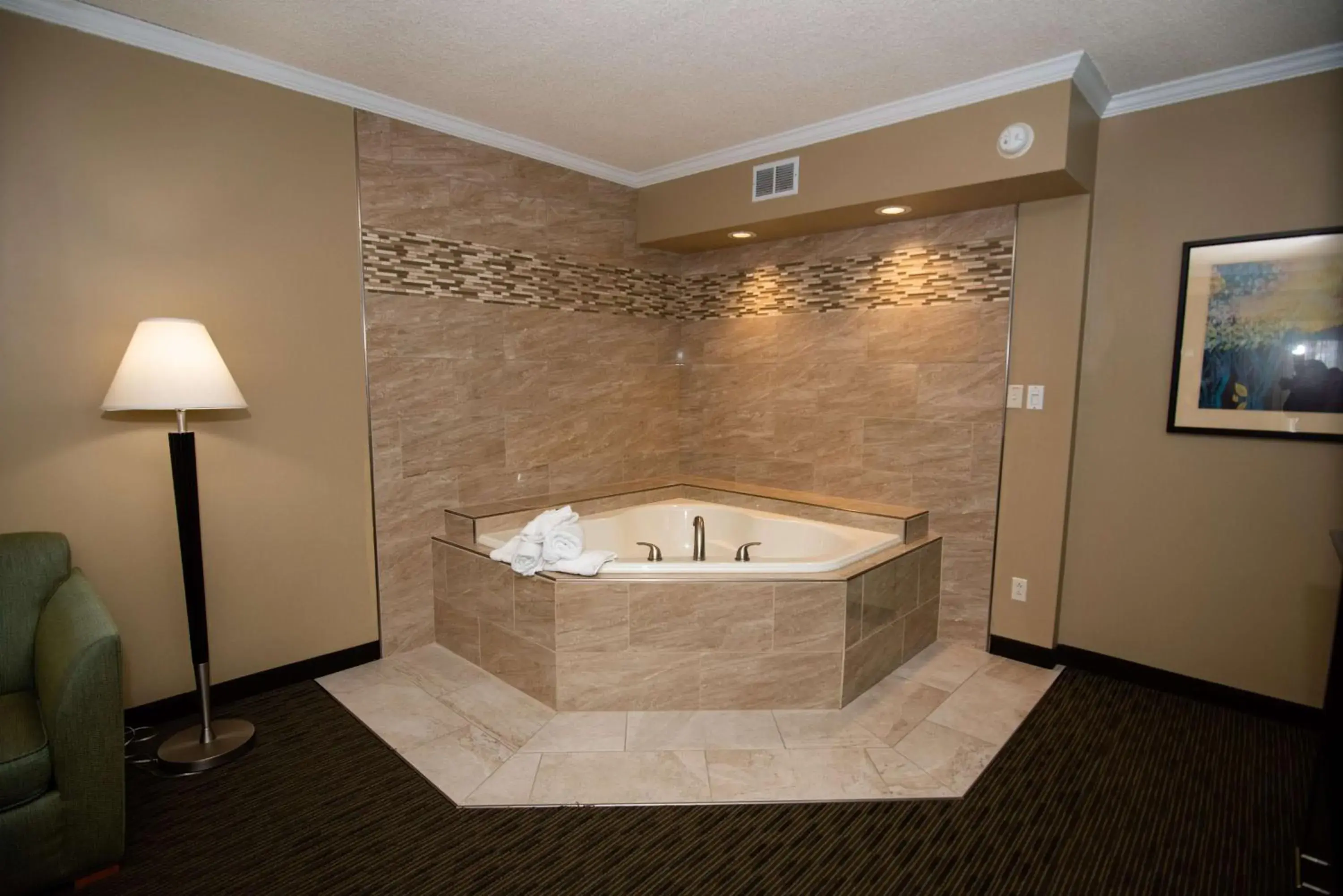 Queen Suite with Separate Living Area and Jetted Tub - Non-Smoking in Best Western Plus Plattsburgh Queen Suite with Separate Living Area and Jetted Tub - Non-Smoking in Best Western Plus Plattsburgh