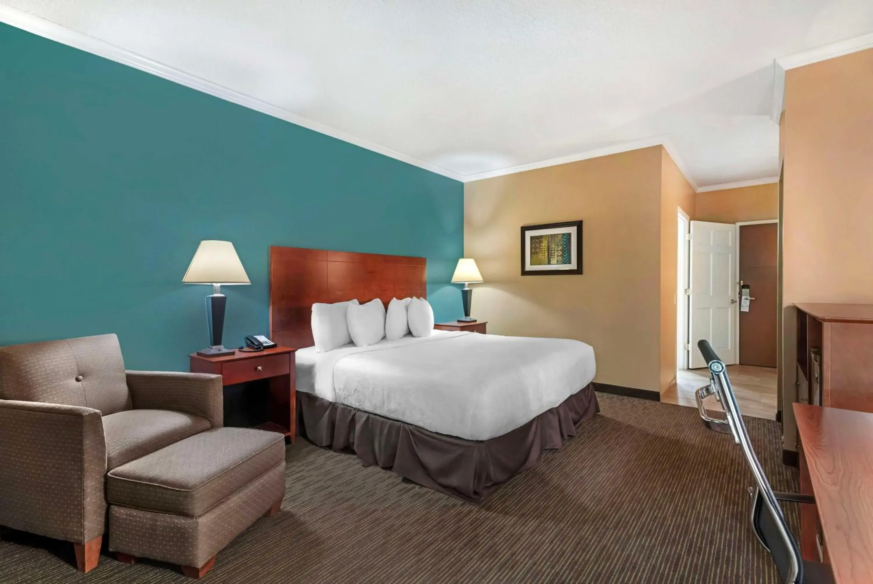 Bedroom, Bed in Best Western Plus Plattsburgh Bedroom, Bed in Best Western Plus Plattsburgh