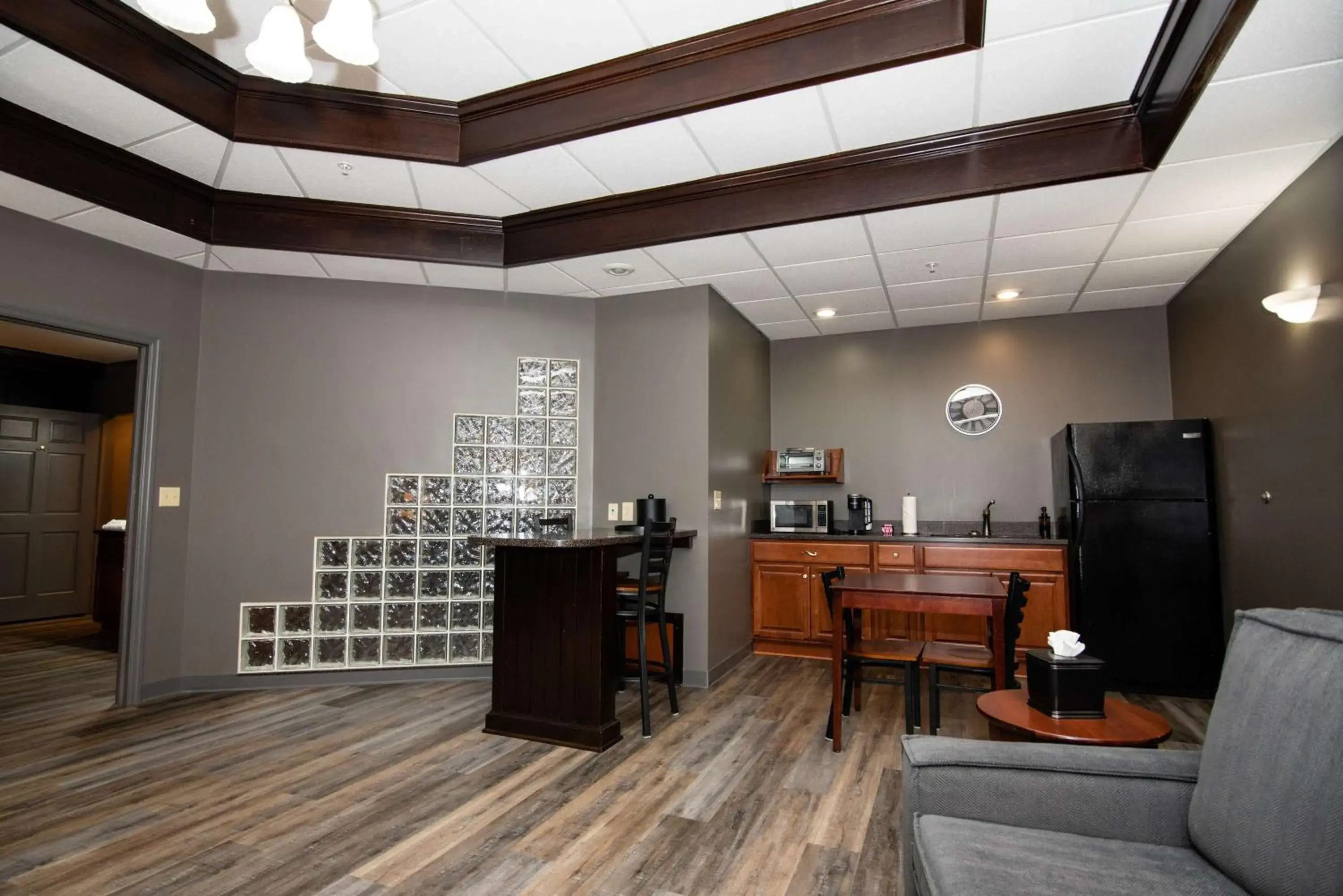 King Suite with Sofa Bed and Spa Bath - Kitchenette in Best Western Plus Plattsburgh King Suite with Sofa Bed and Spa Bath - Kitchenette in Best Western Plus Plattsburgh