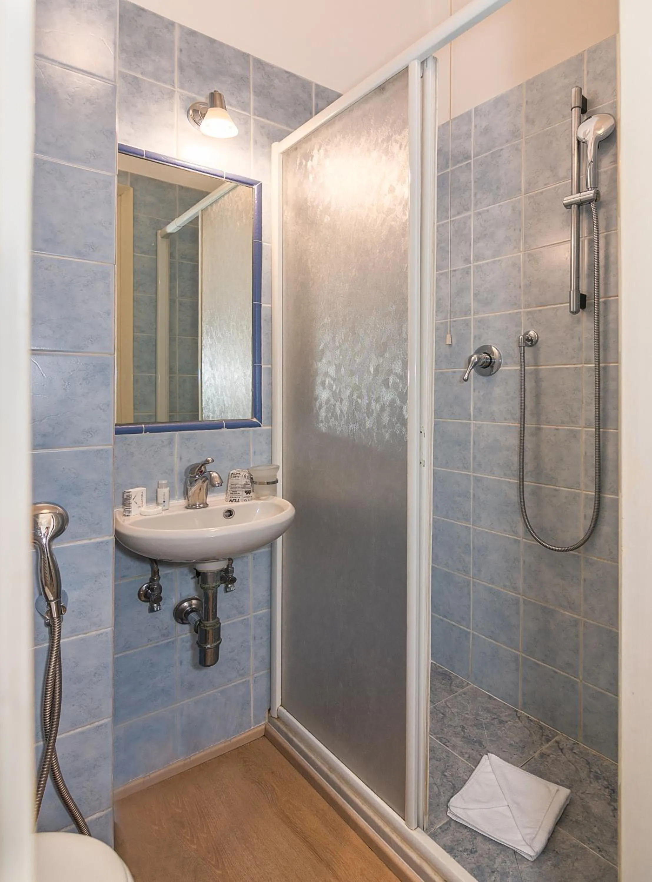 Shower in Hotel Stella D'Italia