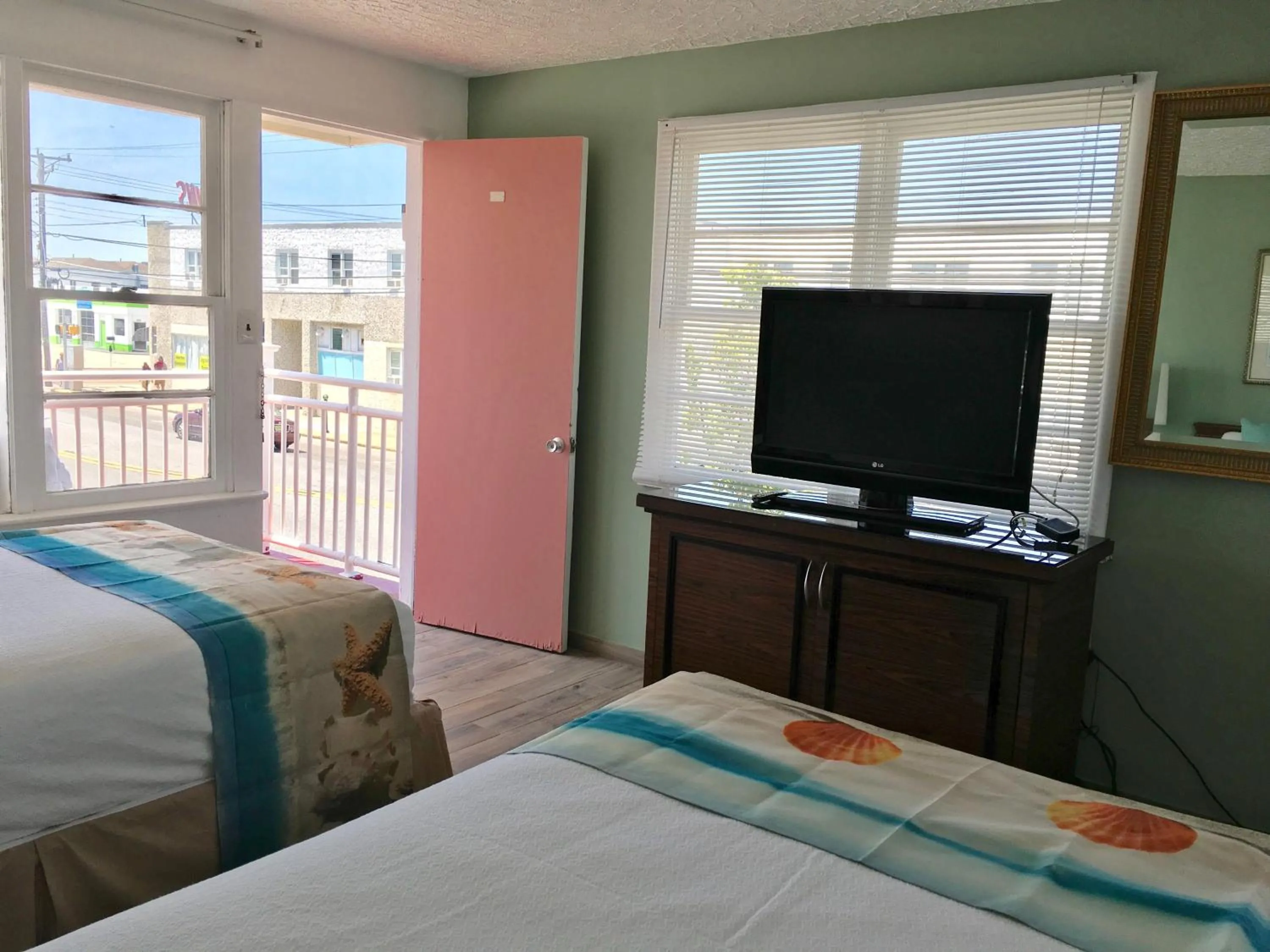 Skylark Resort Motel