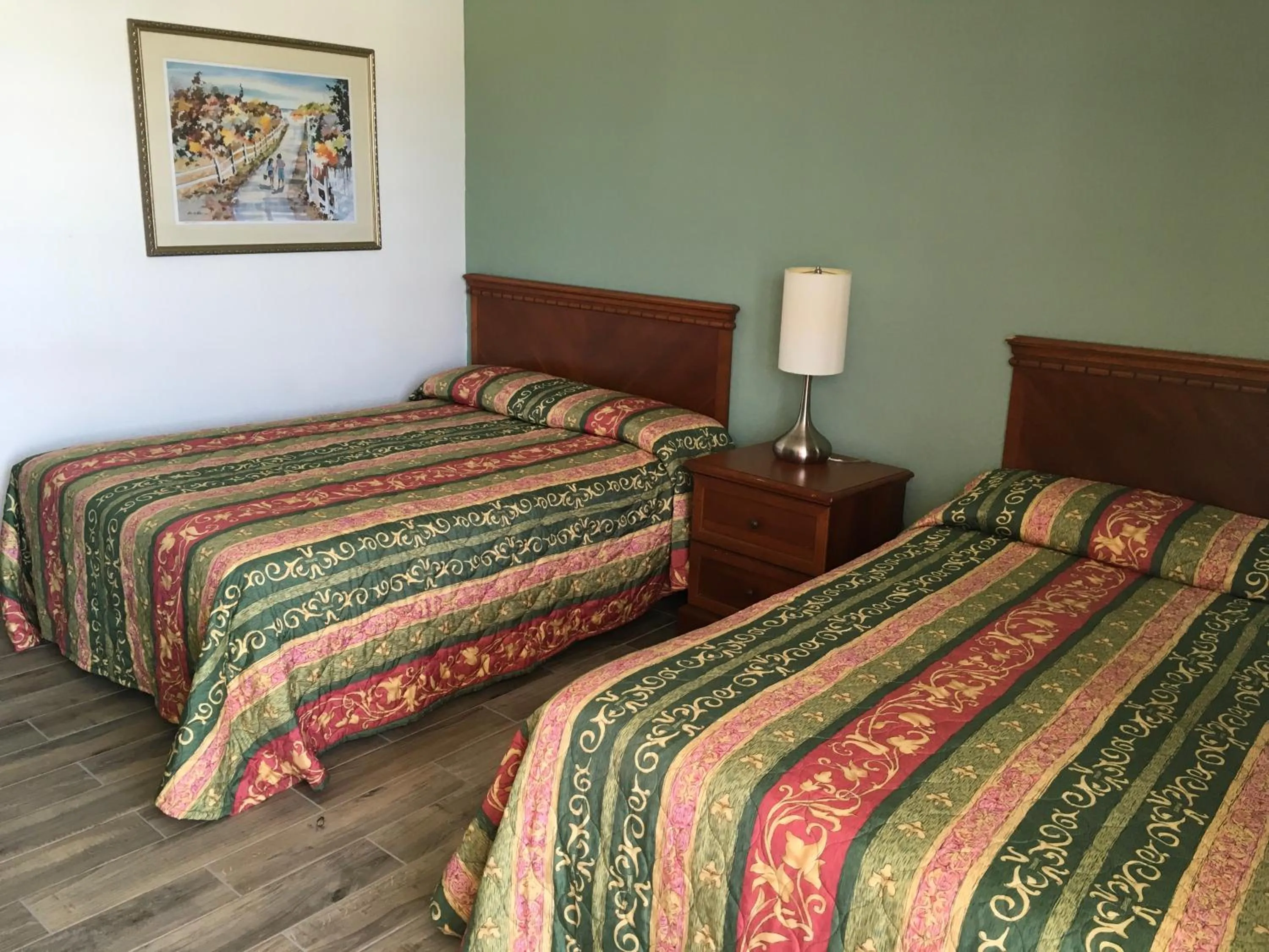 Skylark Resort Motel
