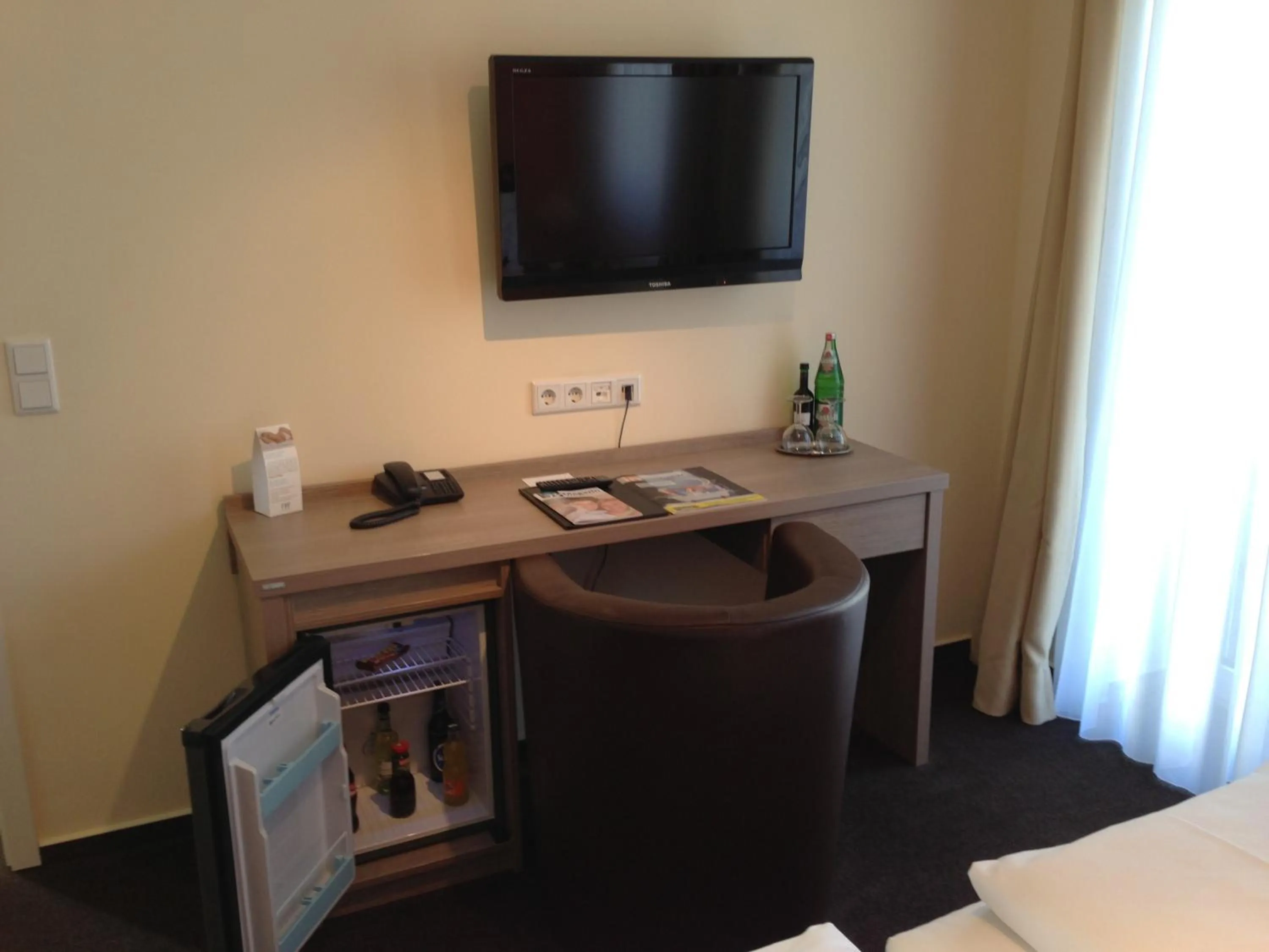 Seating area, Bed in Hotel Destination 21