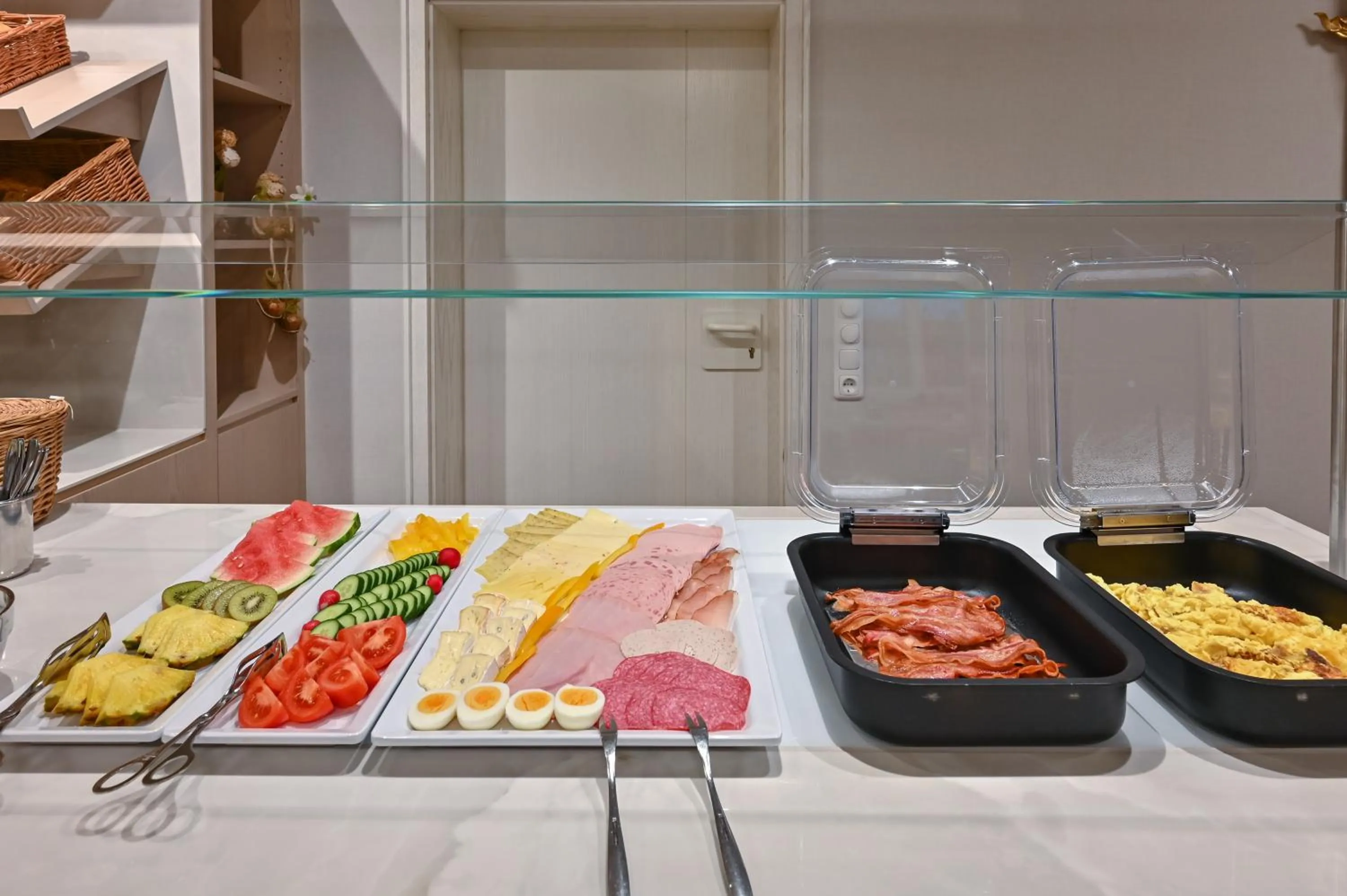 Buffet breakfast in Gästehaus Sankt Ulrich