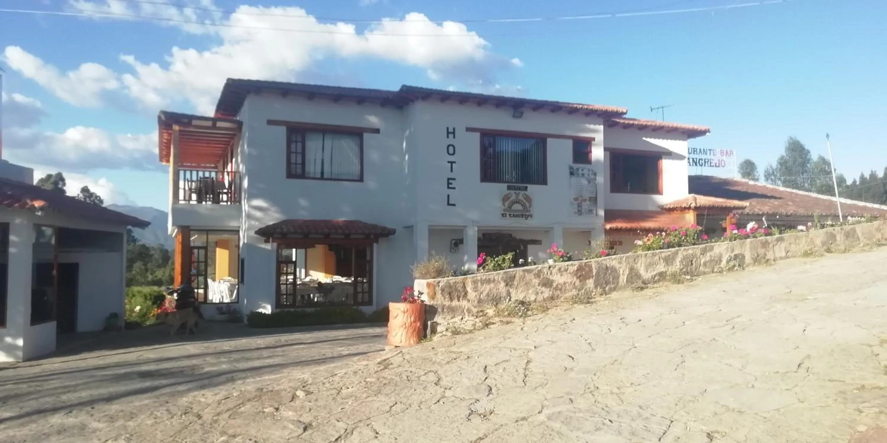 Property building in Hotel El Cangrejo