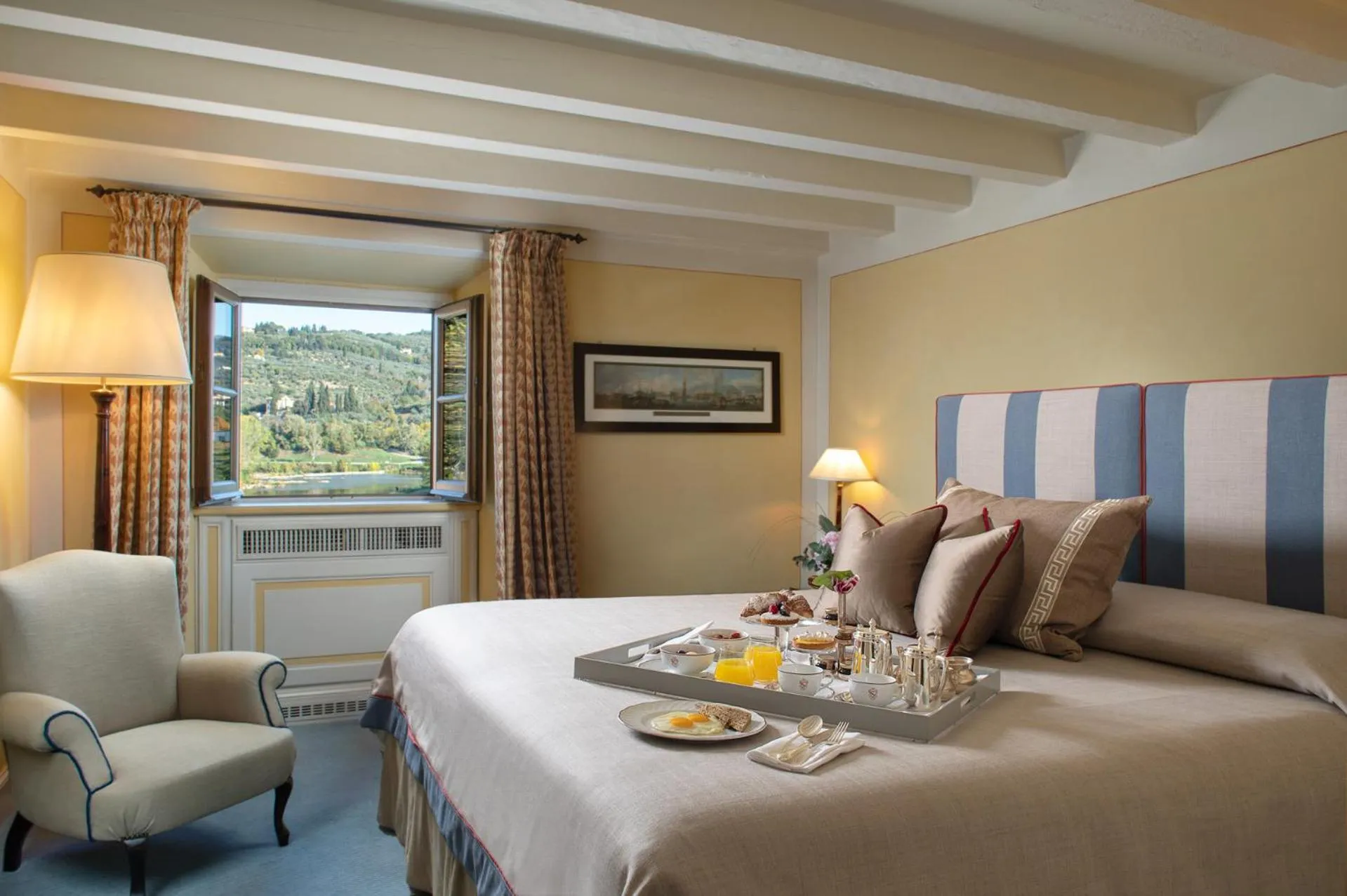 Bedroom, Bed in Villa La Massa