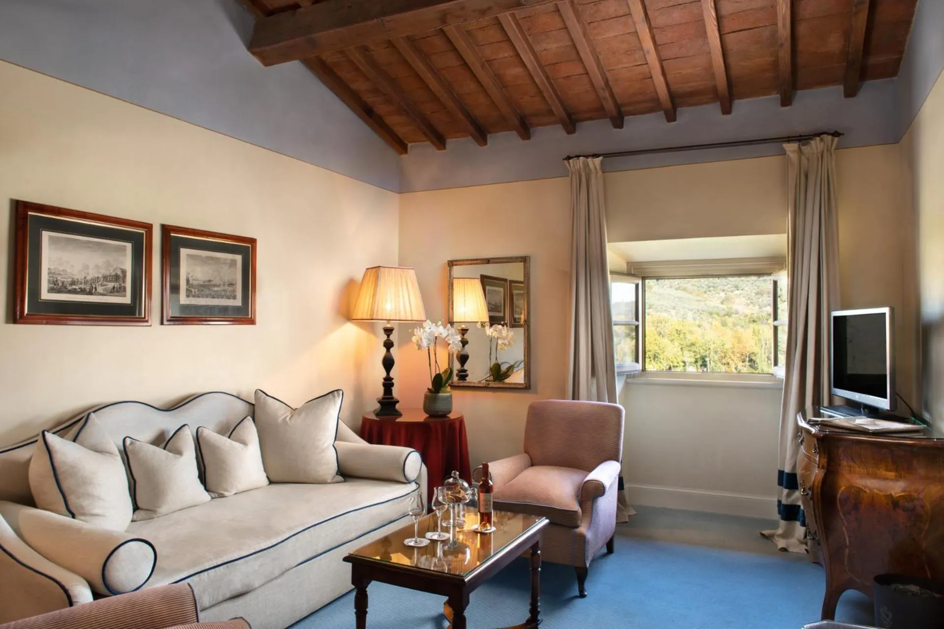 Living room in Villa La Massa