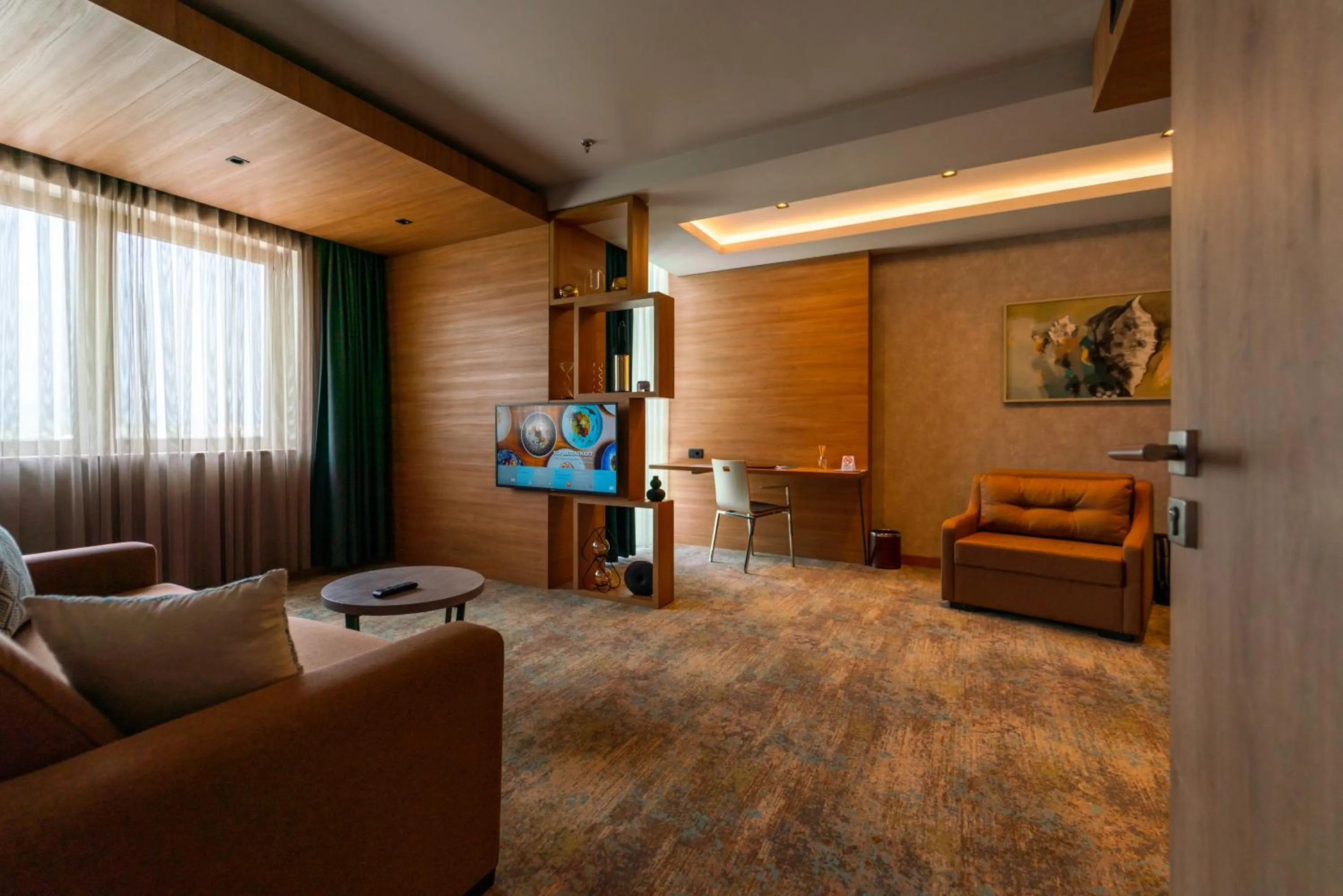 Living room in Emerald Hotel