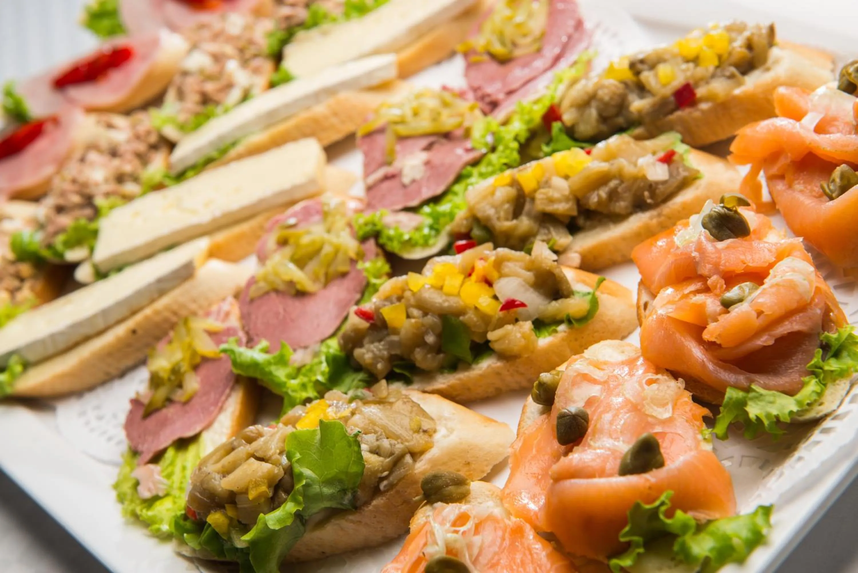 Restaurant/places to eat in Emerald Hotel