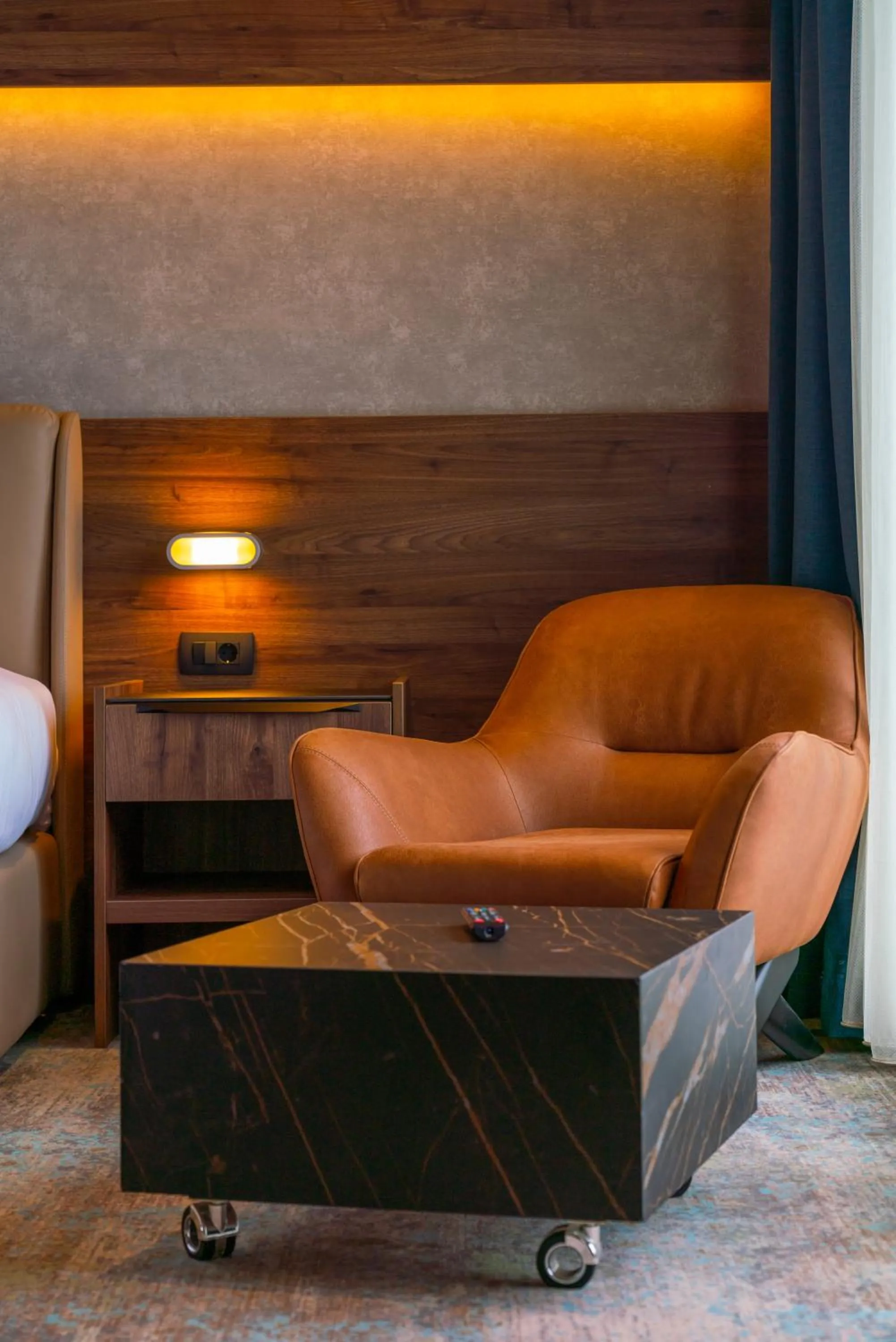 Living room in Emerald Hotel