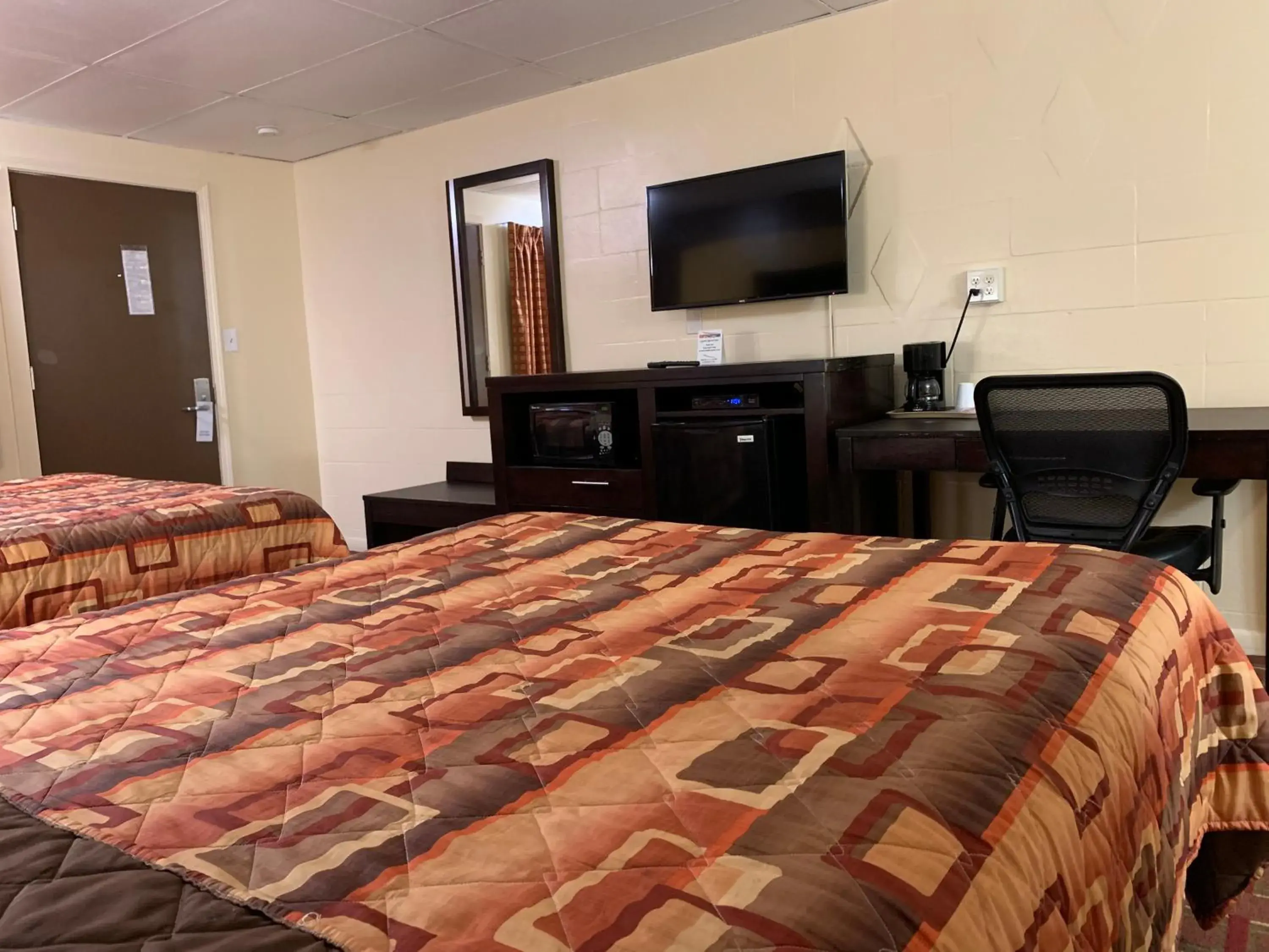 Bed in Scottish Inns Tonawanda Bed in Scottish Inns Tonawanda