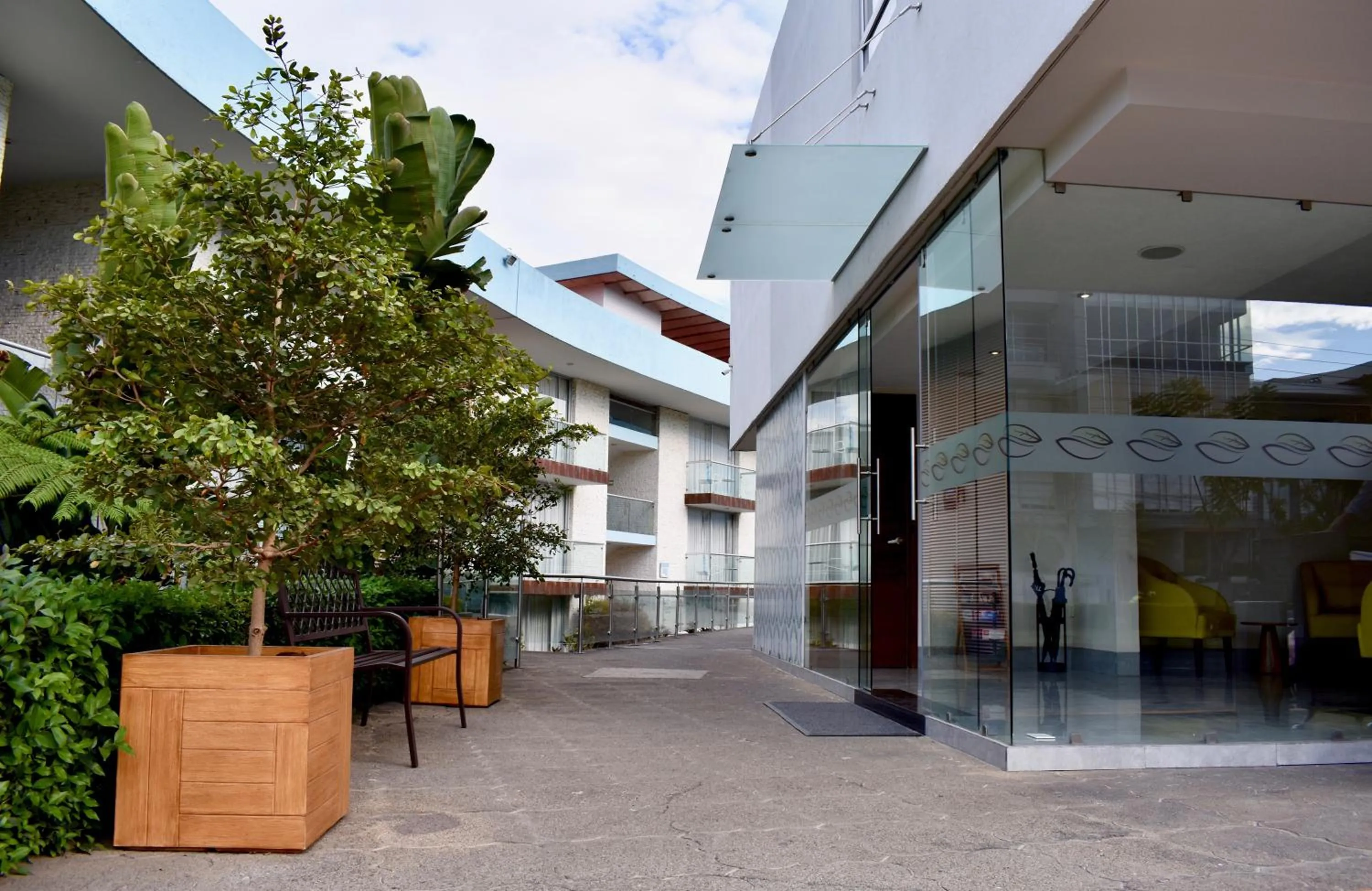 Facade/entrance in Country Hotel & Suites