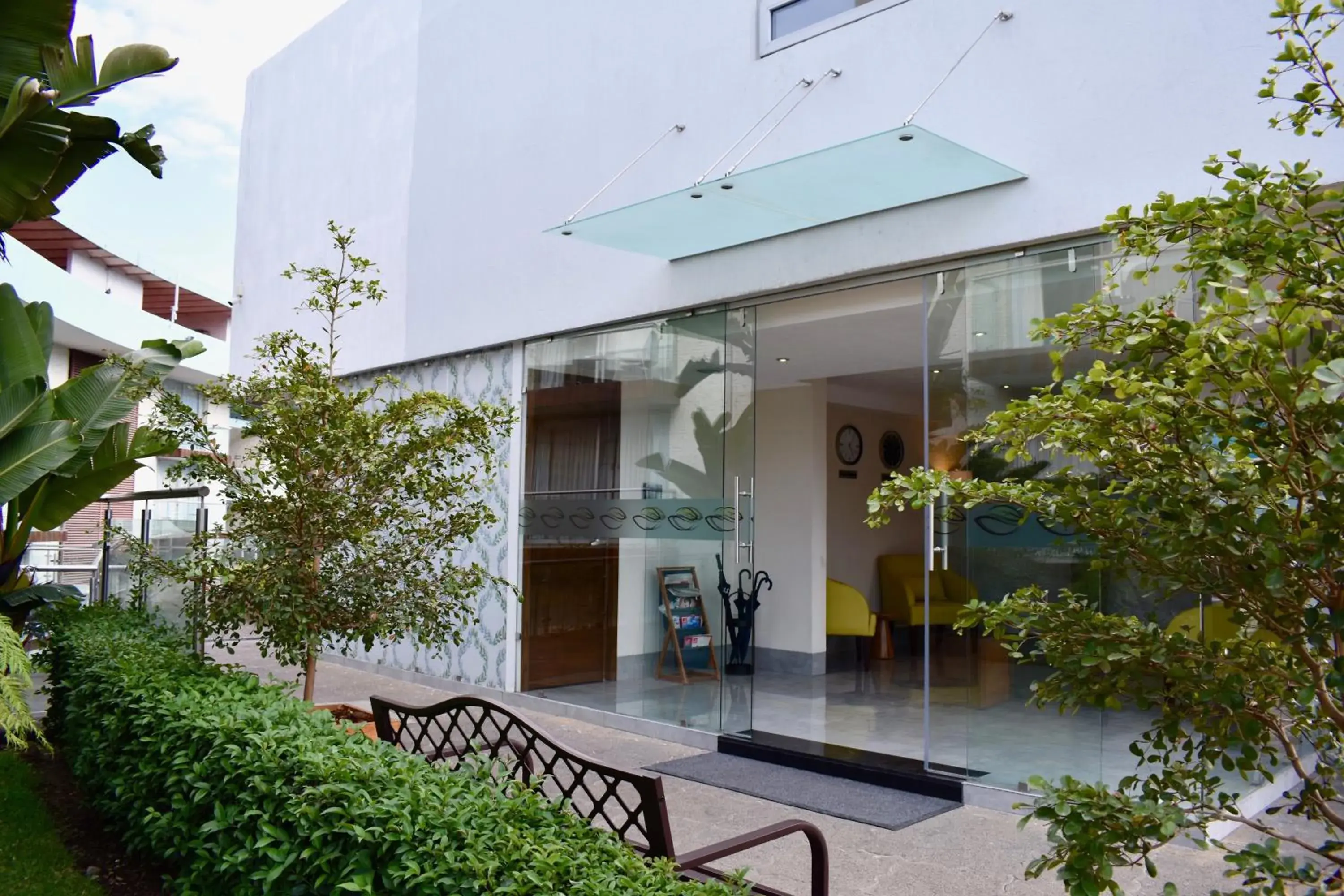 Country Hotel & Suites Country Hotel & Suites