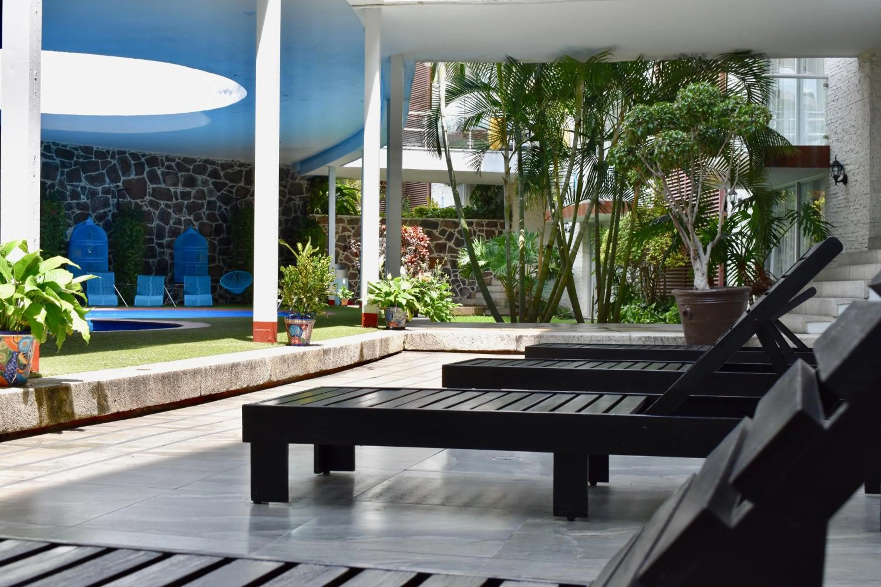 Swimming pool in Country Hotel & Suites