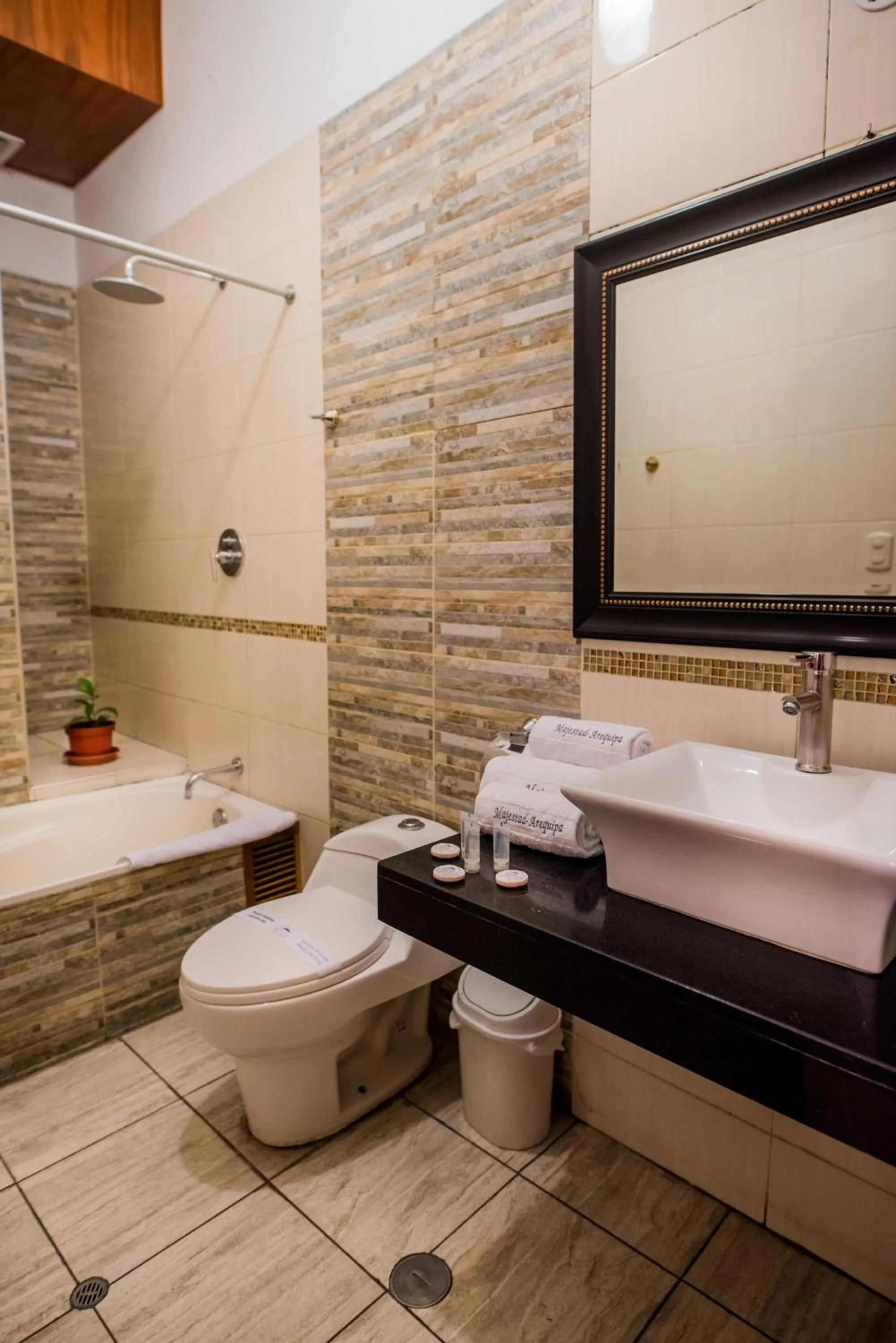 Bathroom in Majestad Hotel Boutique