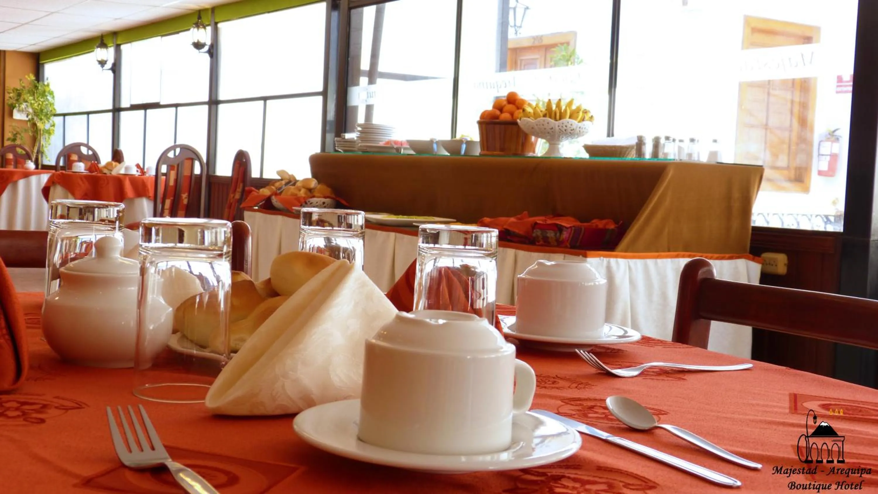 Restaurant/places to eat in Majestad Hotel Boutique