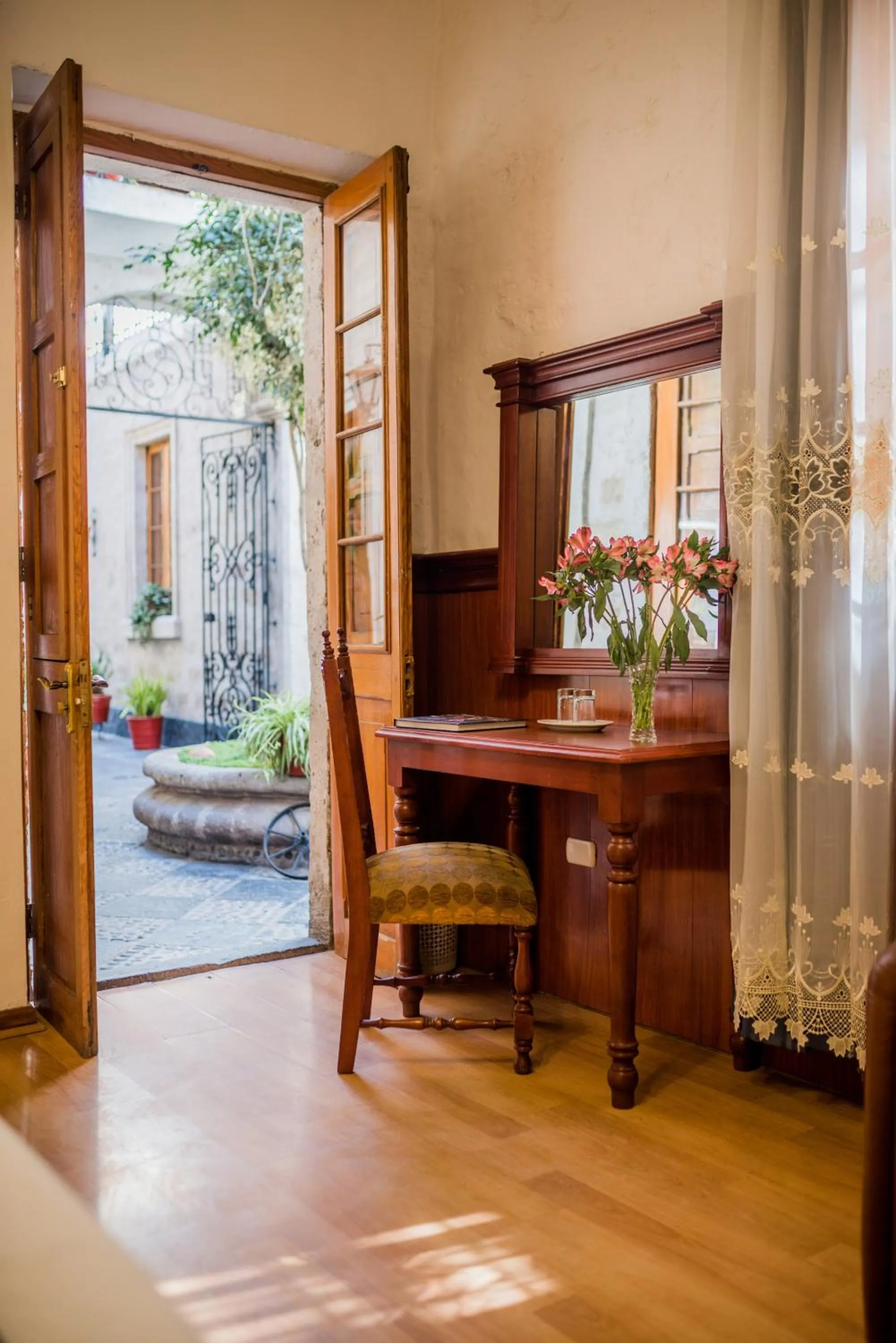 Inner courtyard view in Majestad Hotel Boutique