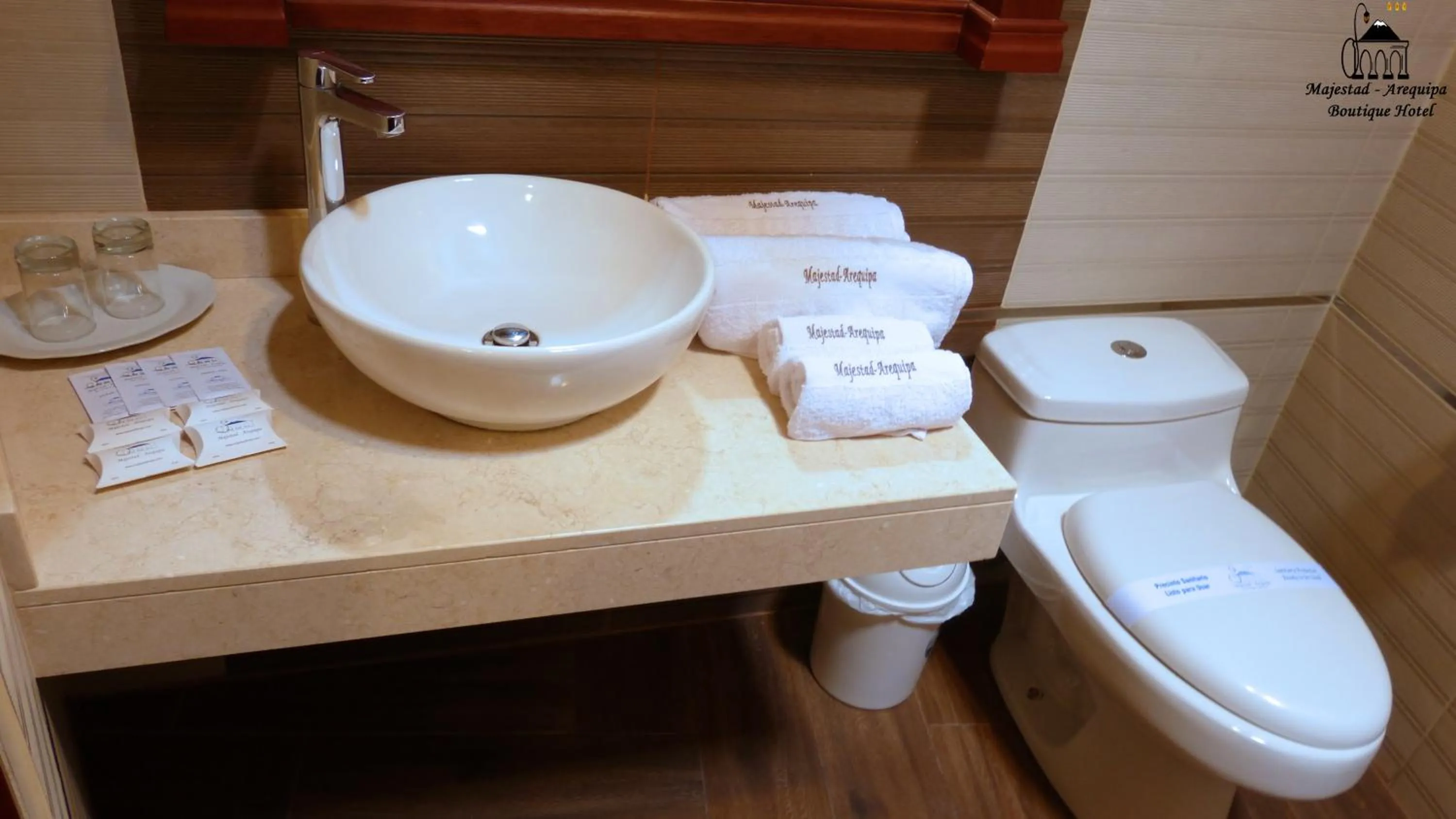 Bathroom in Majestad Hotel Boutique