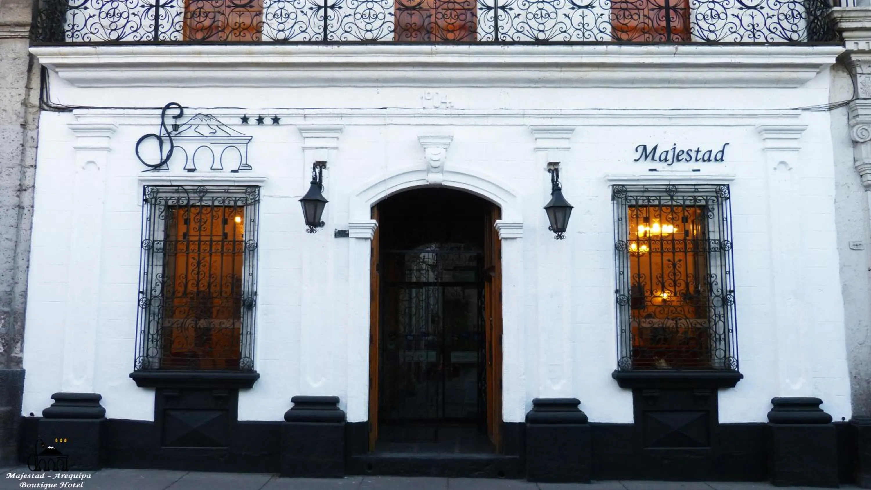 Facade/entrance in Majestad Hotel Boutique