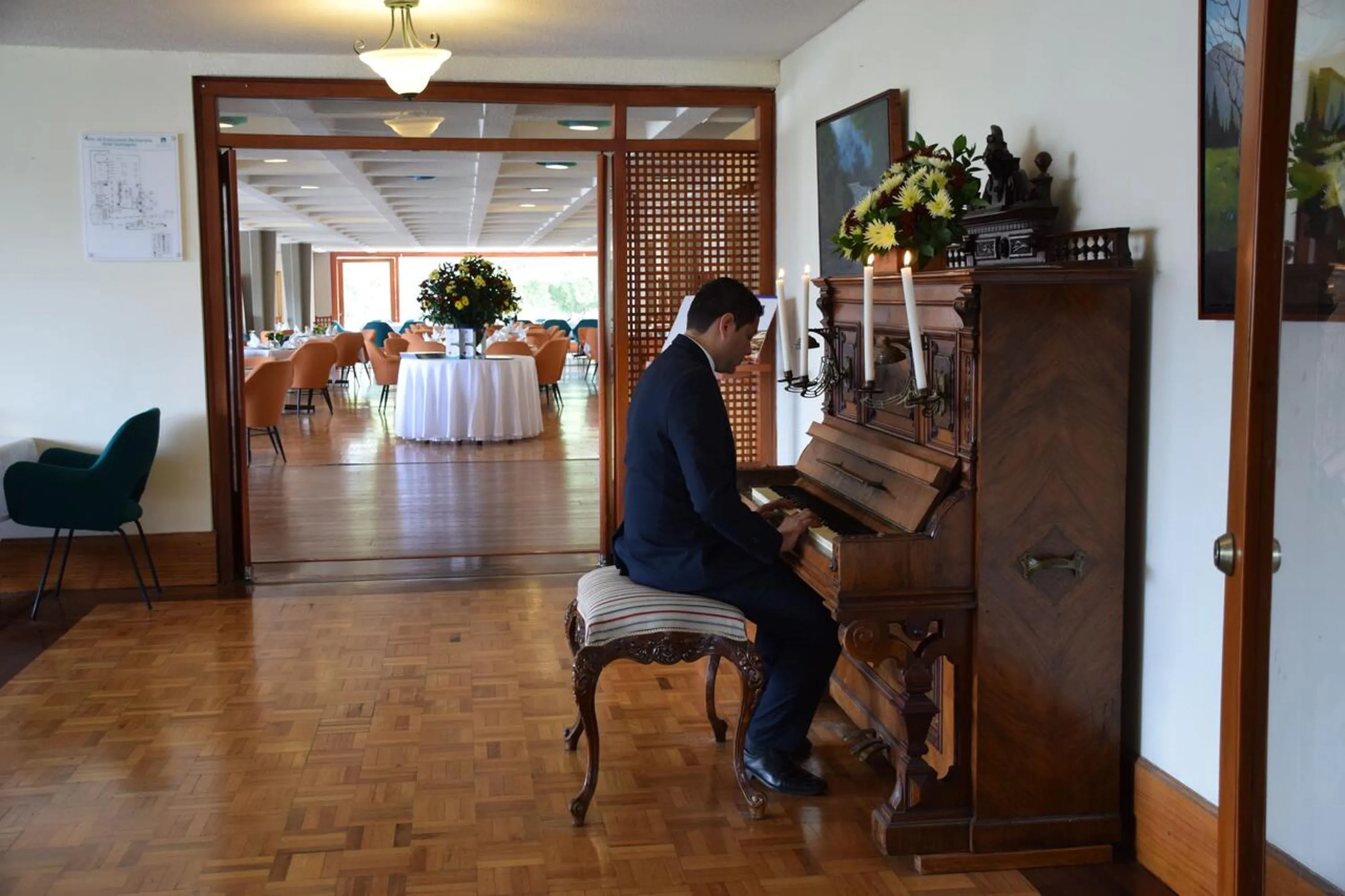 Restaurant/places to eat in D'Acosta Hotel Sochagota