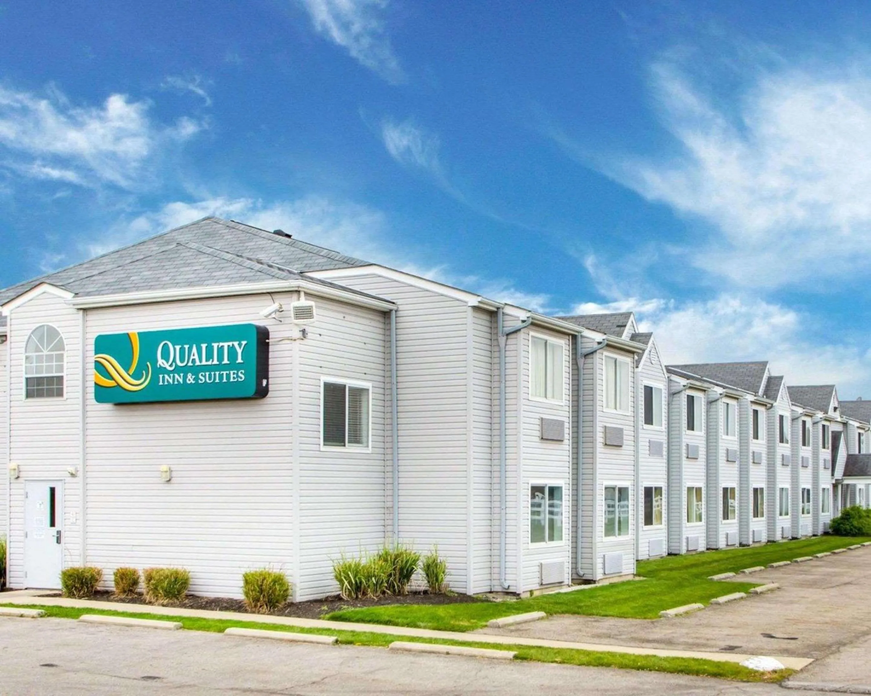 Property building in Quality Inn & Suites North-Polaris
