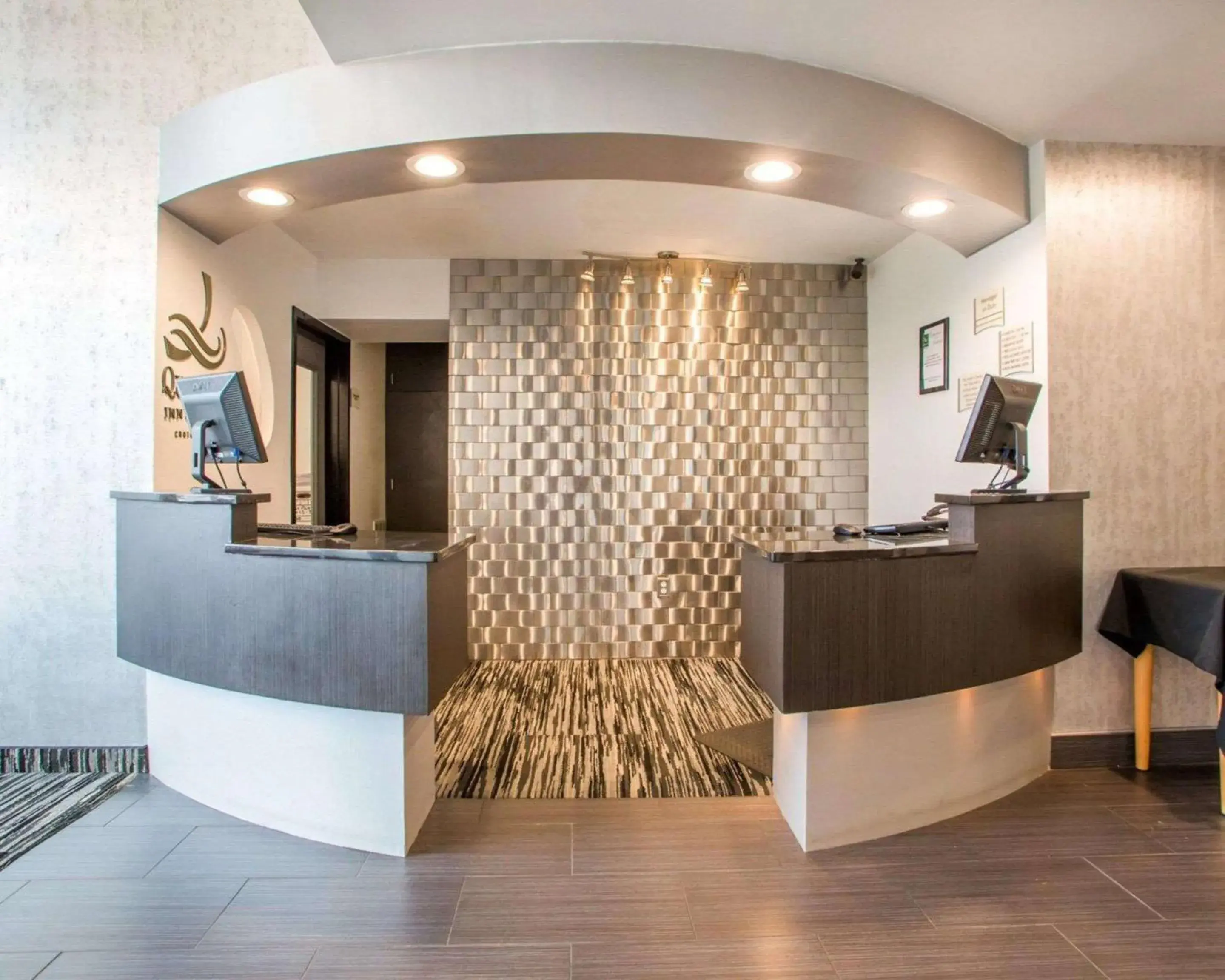 Lobby or reception in Quality Inn & Suites North-Polaris Lobby or reception in Quality Inn & Suites North-Polaris