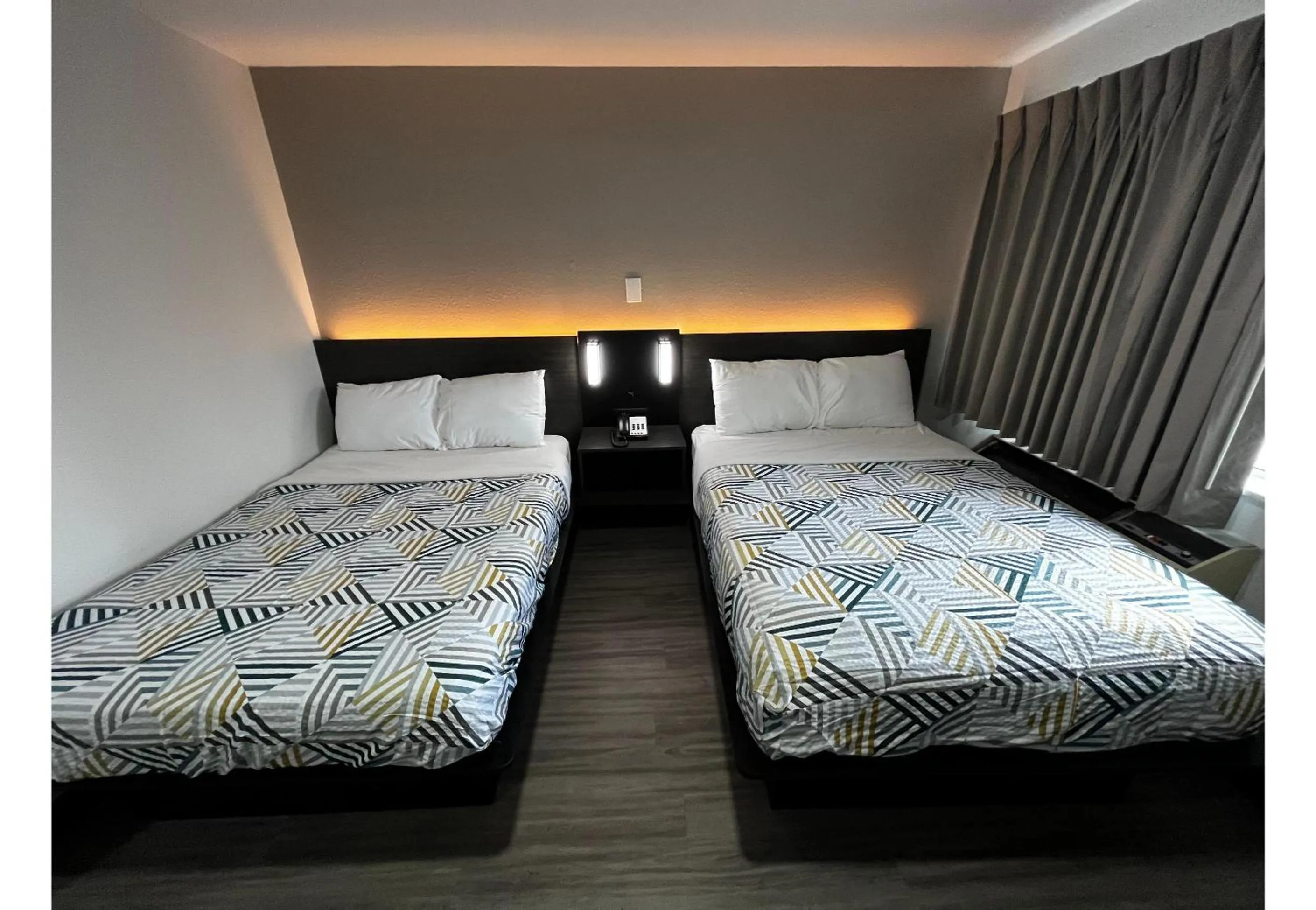 Bedroom, Bed in Studio 6 Lafayette, LA I-10 & I-49 N