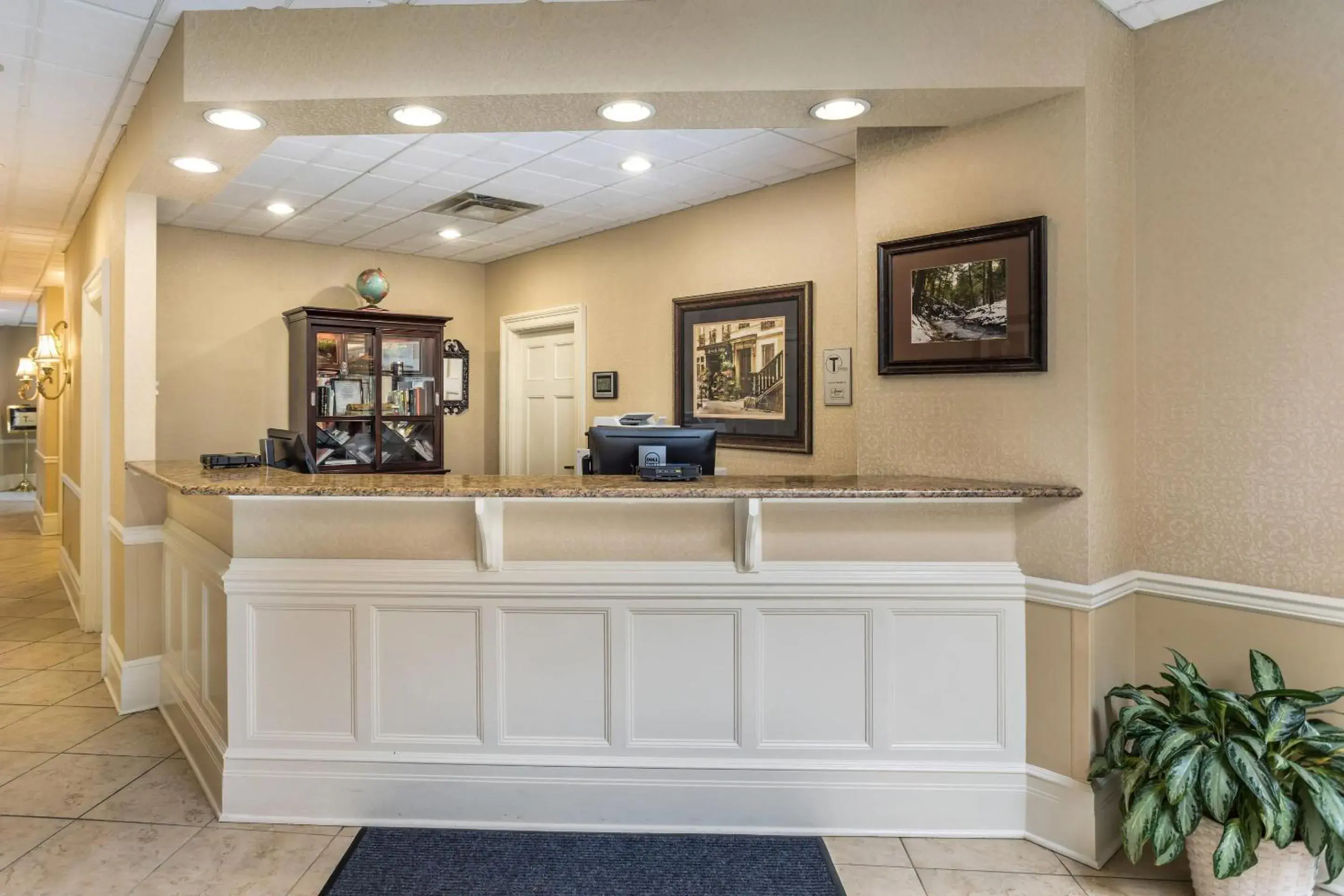Lobby or reception in Traditions Hotel & Spa Johnson City - Binghamton, an Ascend Collection Hotel Lobby or reception in Traditions Hotel & Spa Johnson City - Binghamton, an Ascend Collection Hotel