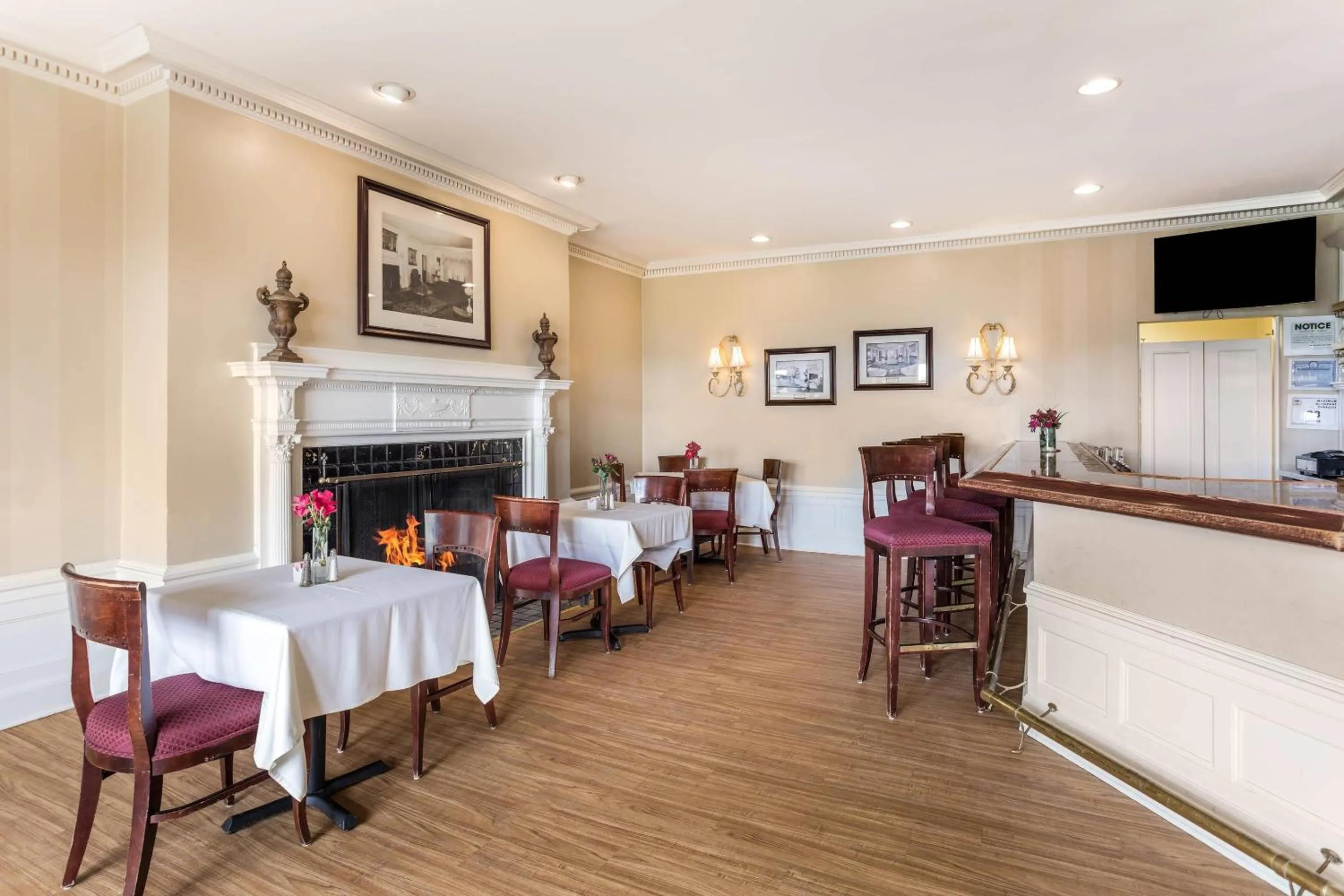 Restaurant/places to eat in Traditions Hotel & Spa Johnson City - Binghamton, an Ascend Collection Hotel