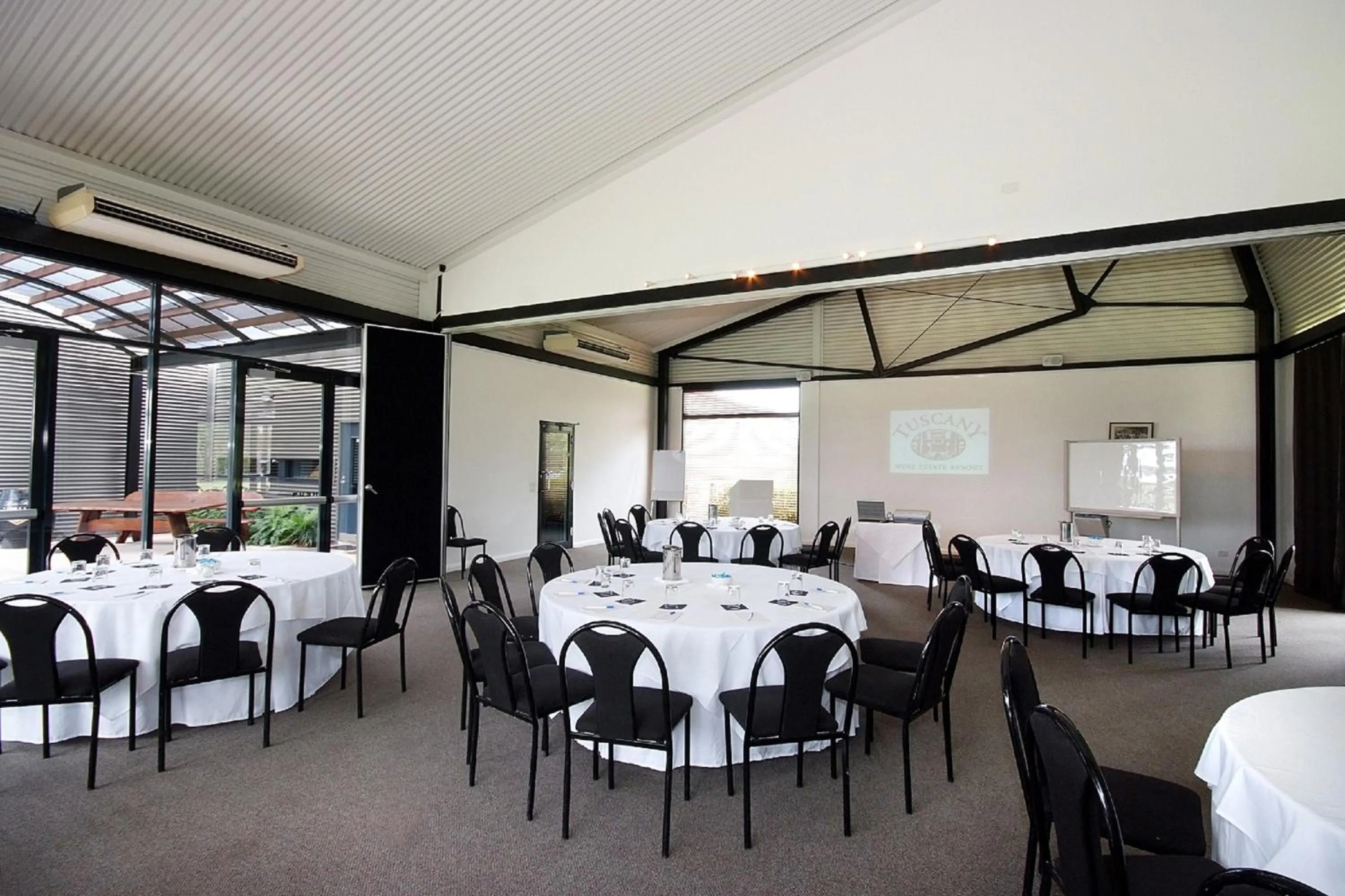 On-site shops in Estate Tuscany