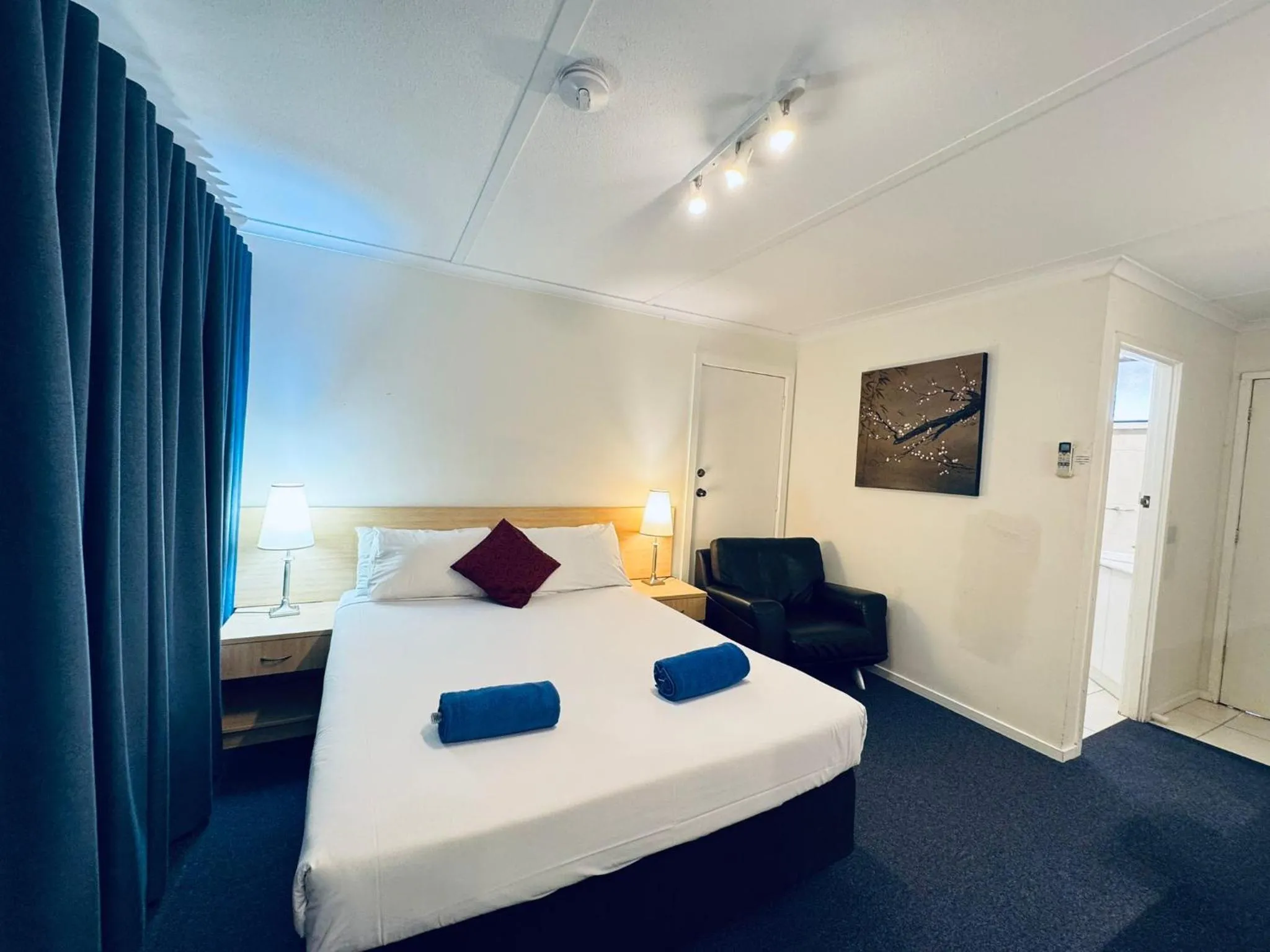 Bed in Edinburgh Motor Inn