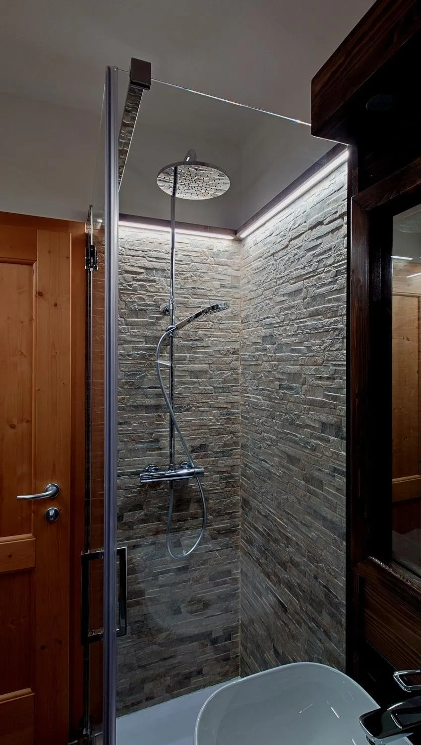 Bathroom in Bilocale centro paese con posto auto