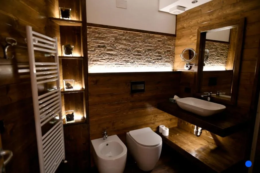 Bathroom in Bilocale centro paese con posto auto
