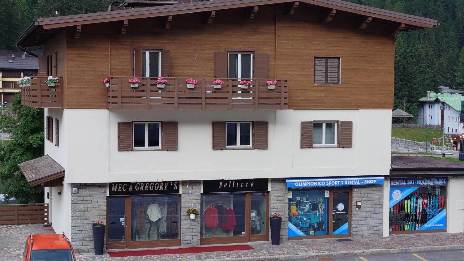 Bilocale centro paese con posto auto