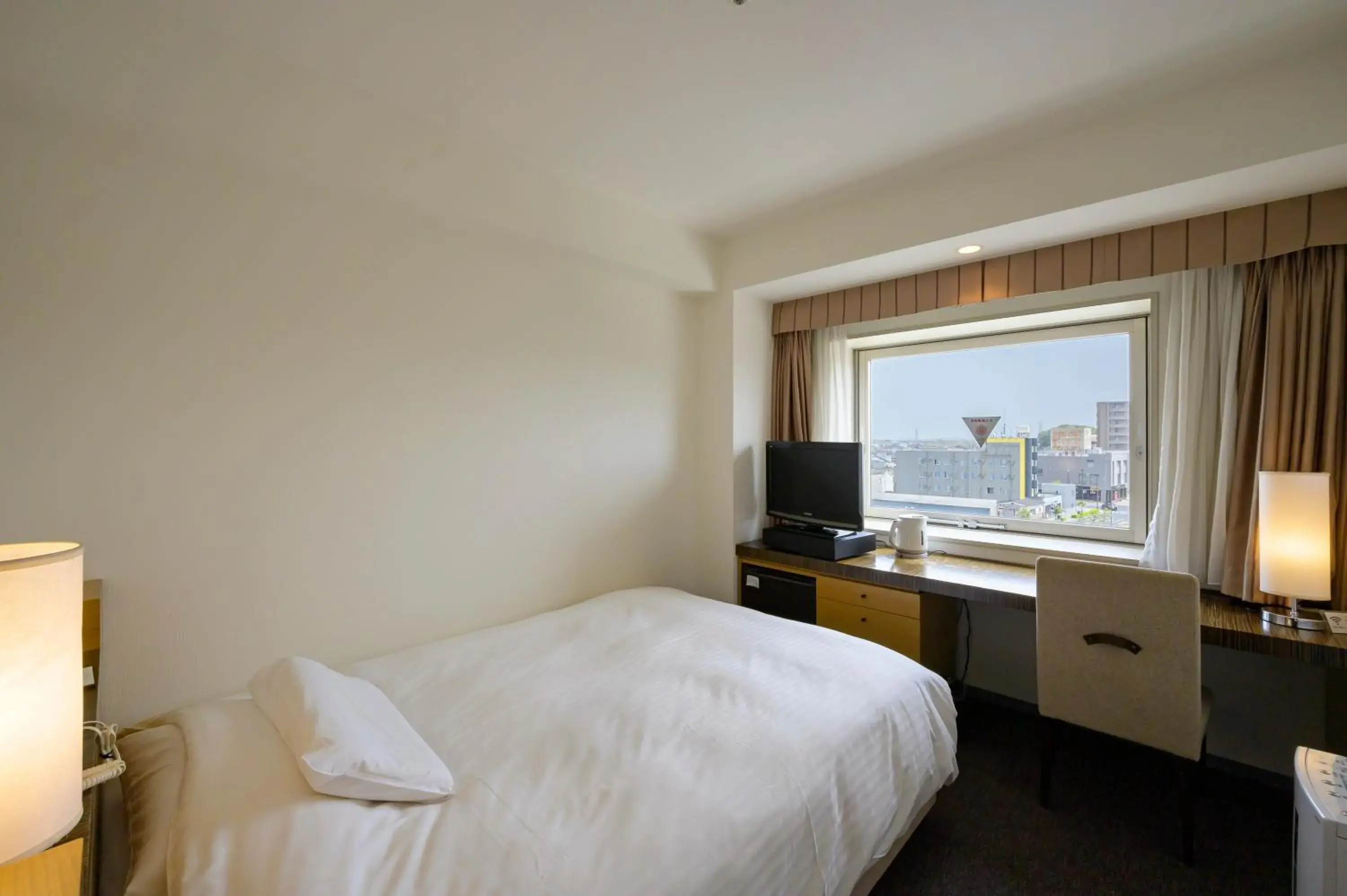 Photo of the whole room, Bed in Twin Leaves Hotel Izumo Photo of the whole room, Bed in Twin Leaves Hotel Izumo