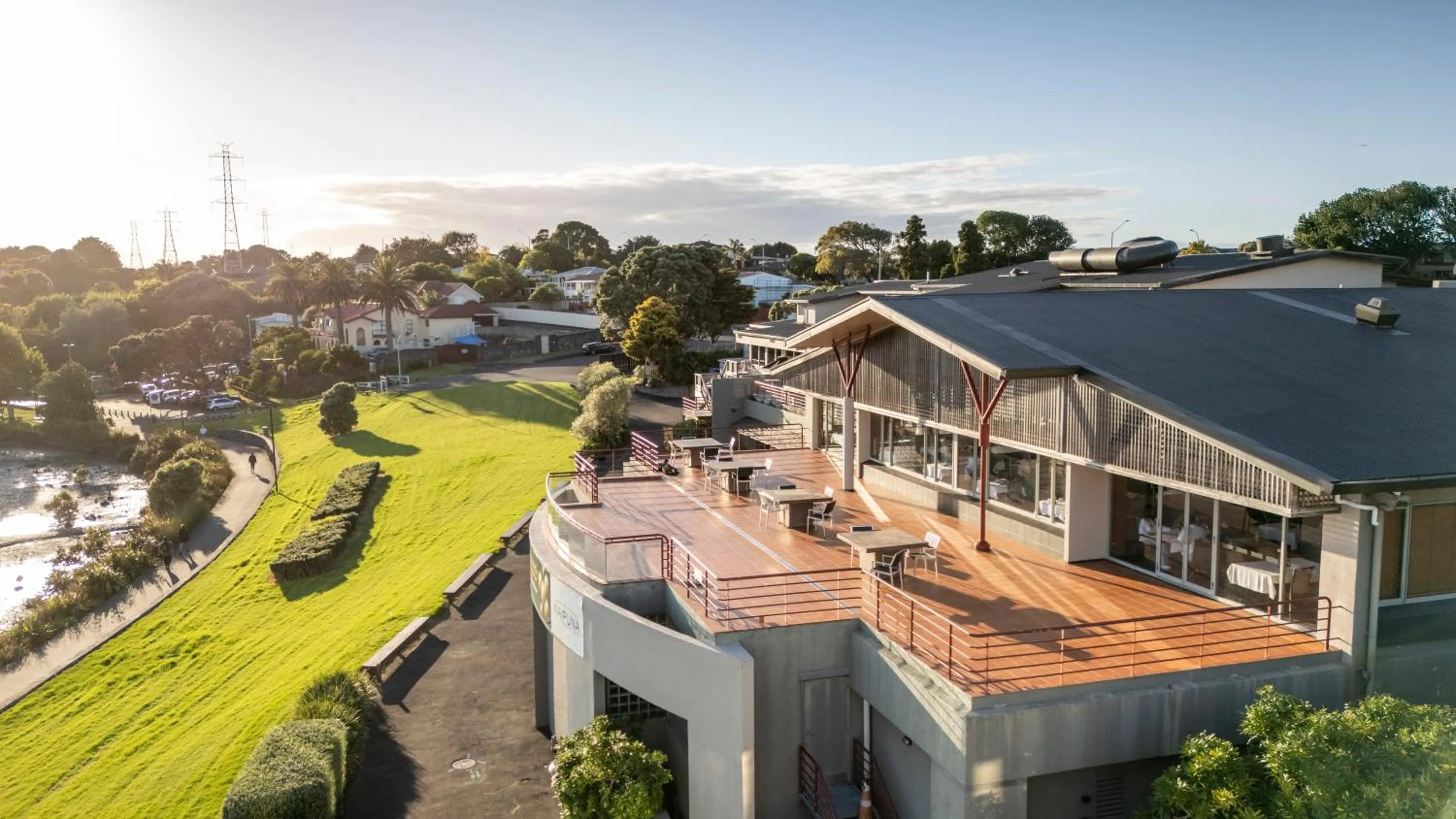 Restaurant/places to eat in Waipuna Hotel & Conference Centre